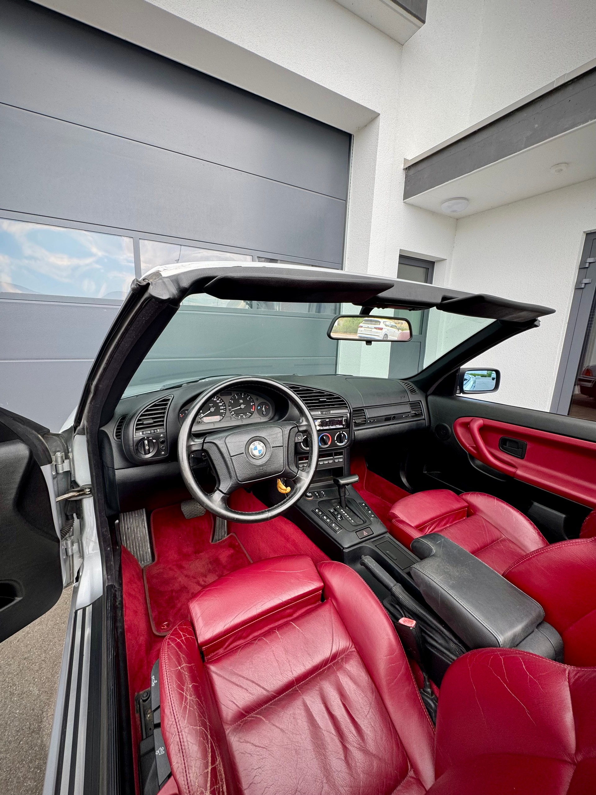 BMW 328i A Cabrio-image-8