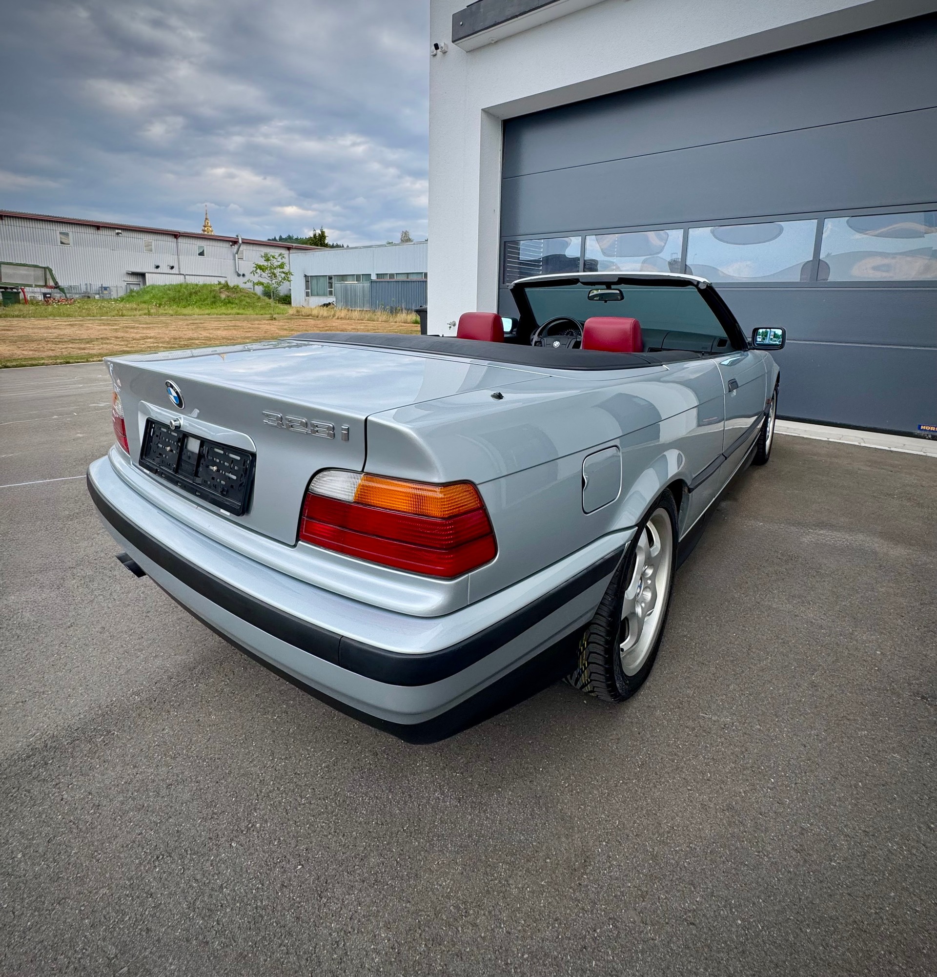 BMW 328i A Cabrio-image-3
