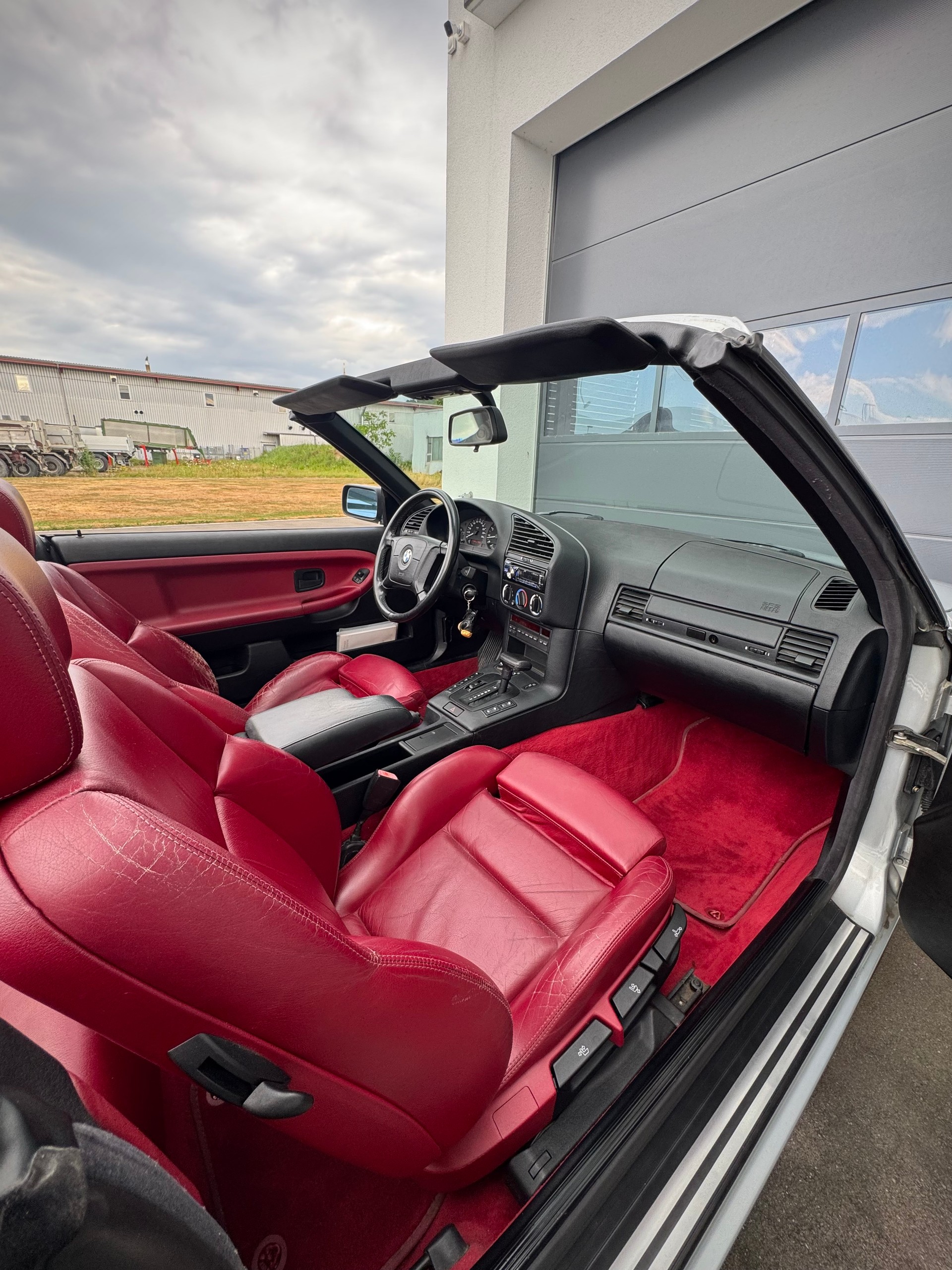 BMW 328i A Cabrio-image-10