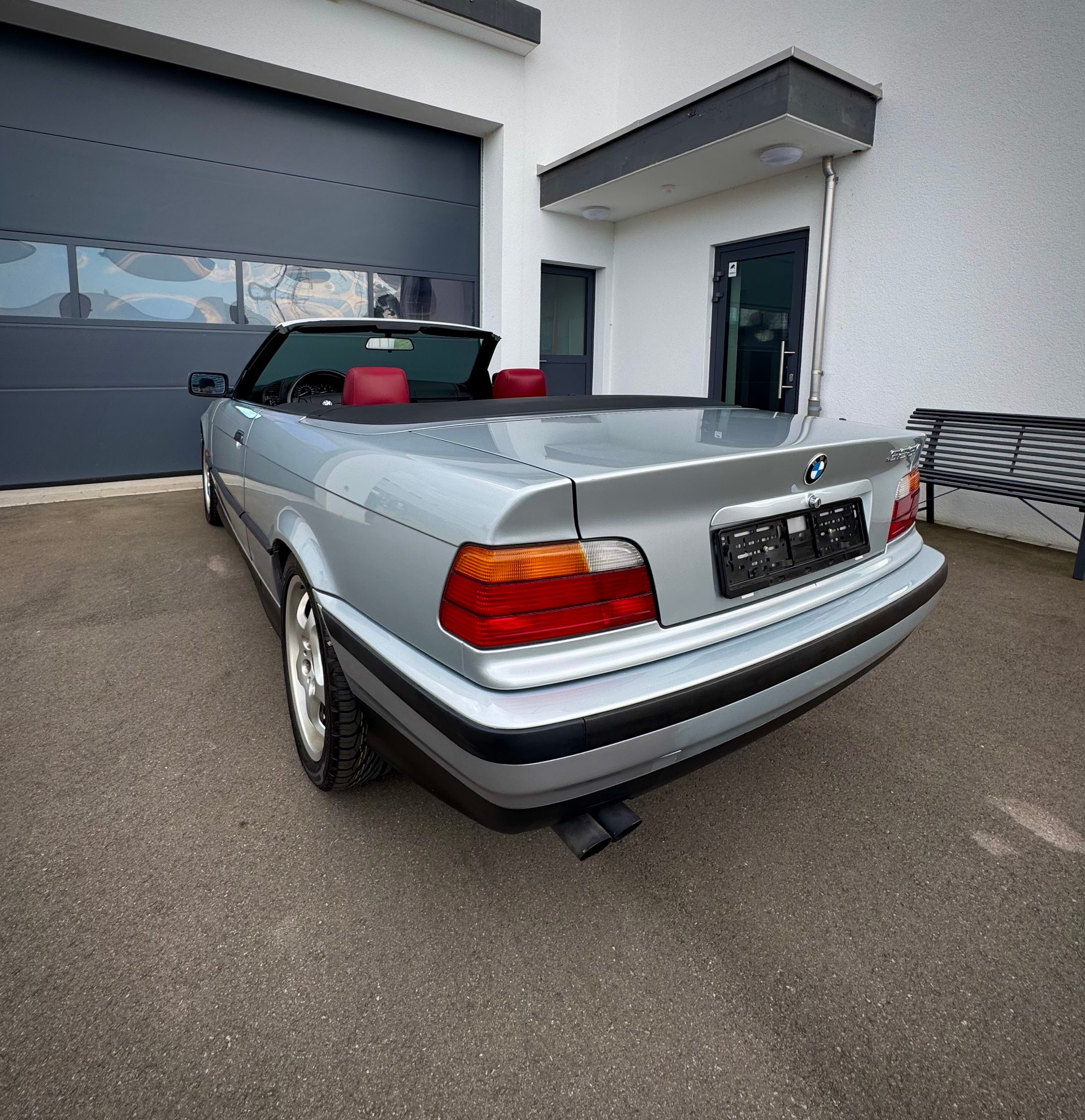 BMW 328i A Cabrio-image-5