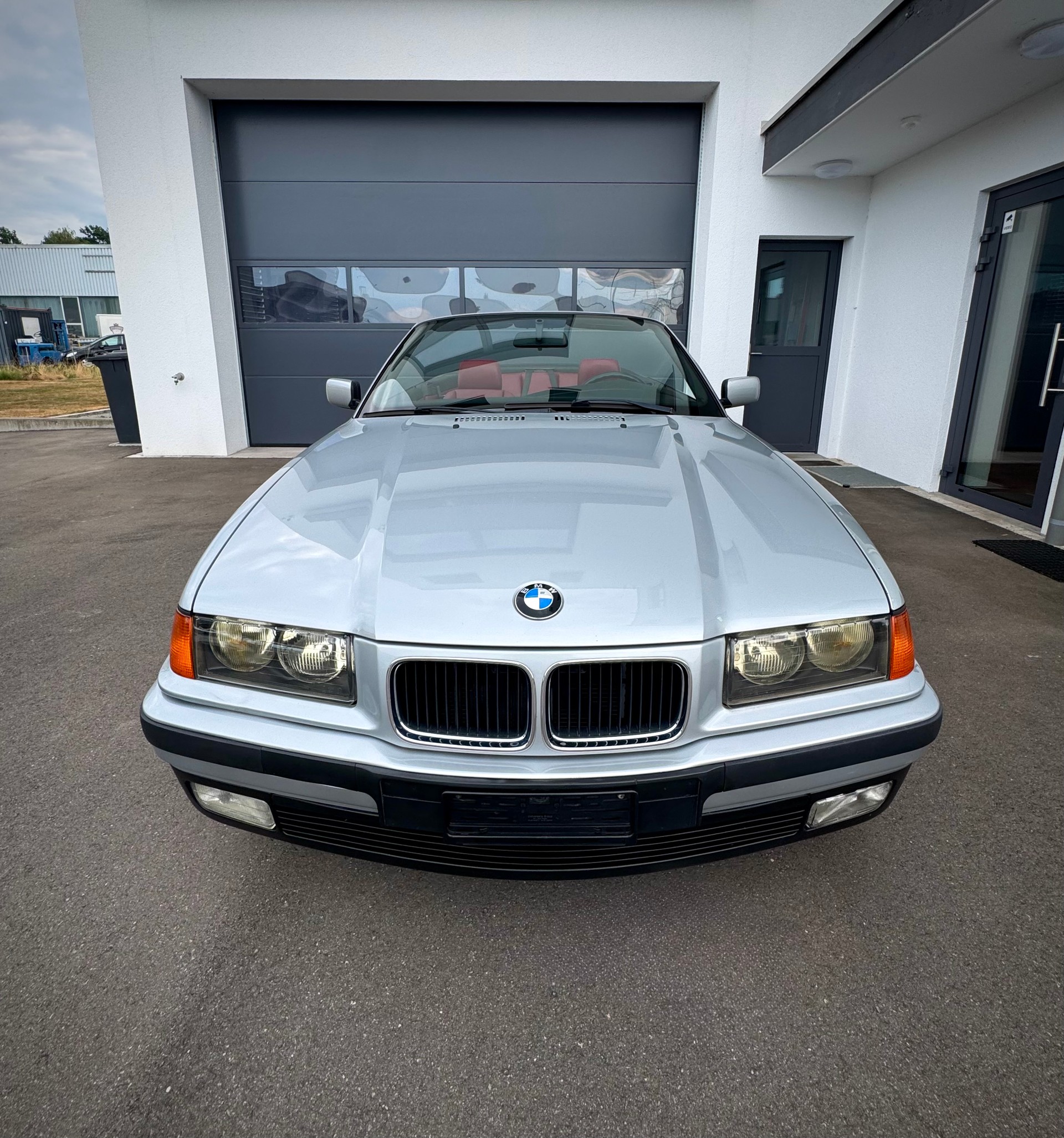 BMW 328i A Cabrio-image-1