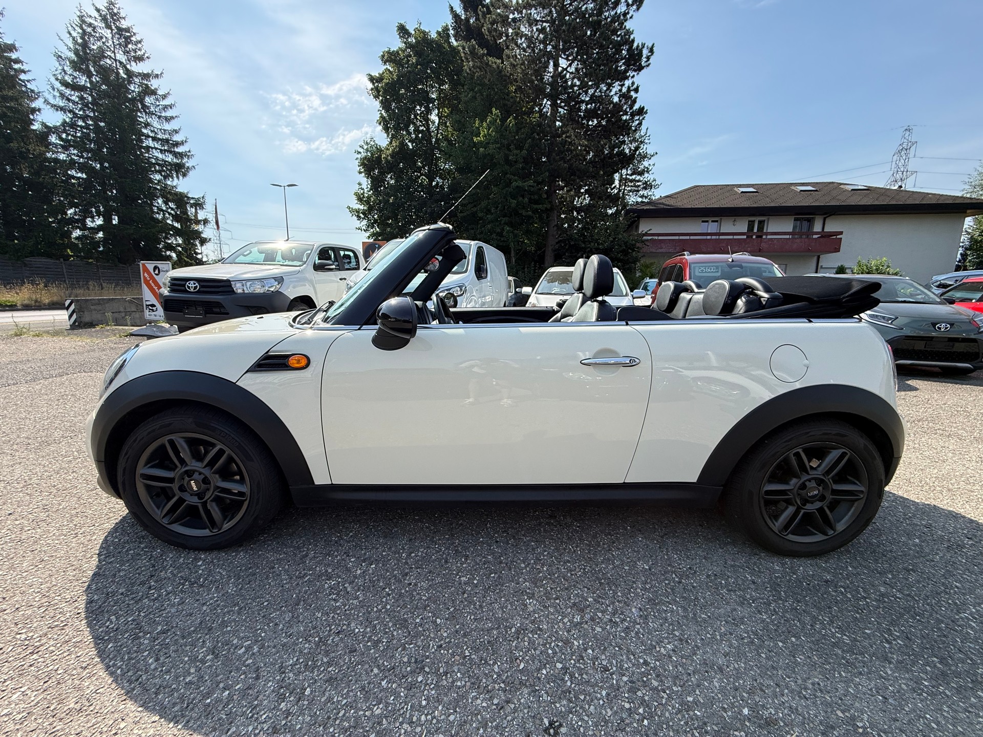 MINI Cooper Cabriolet-image-14