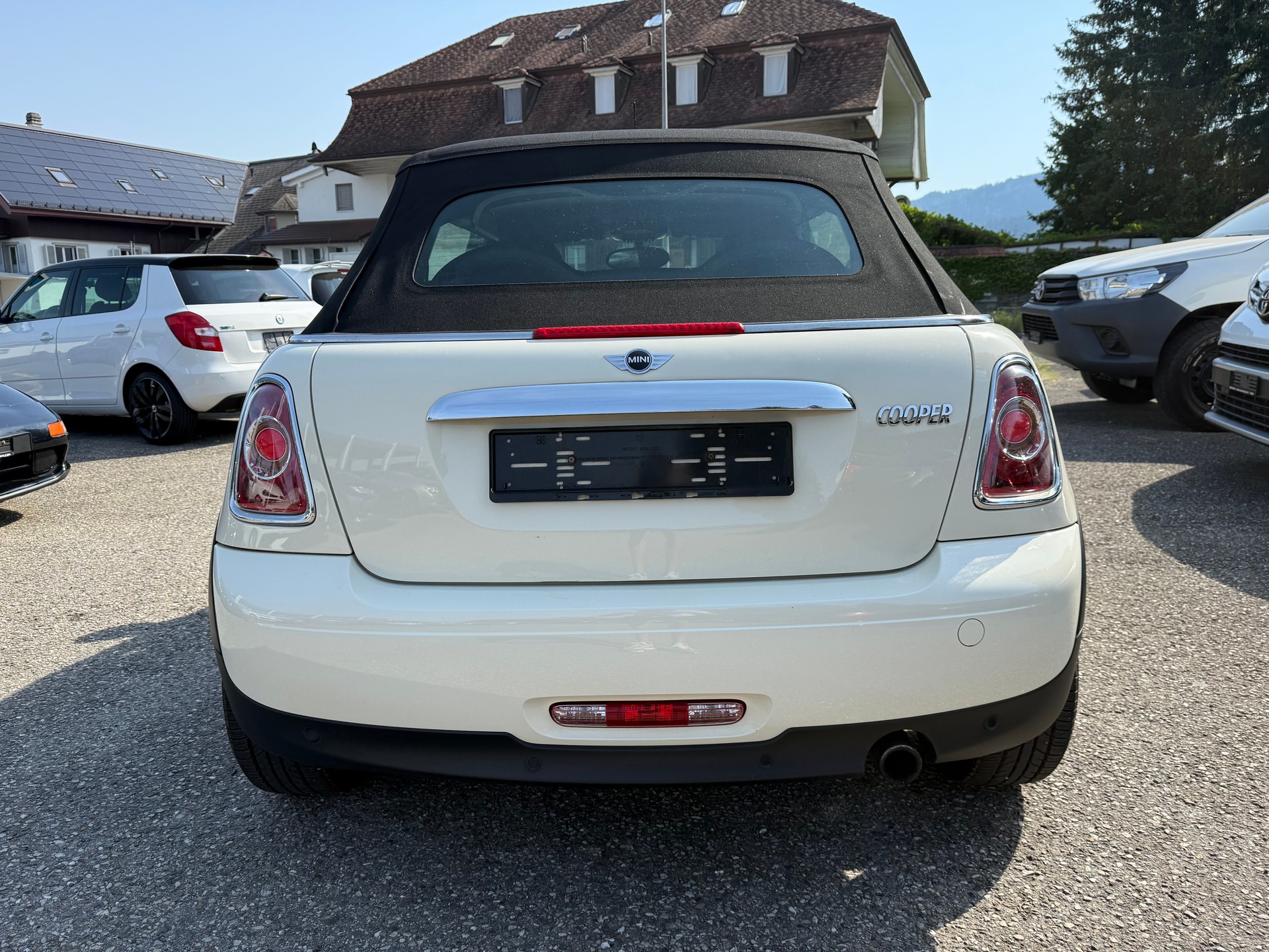 MINI Cooper Cabriolet-image-5