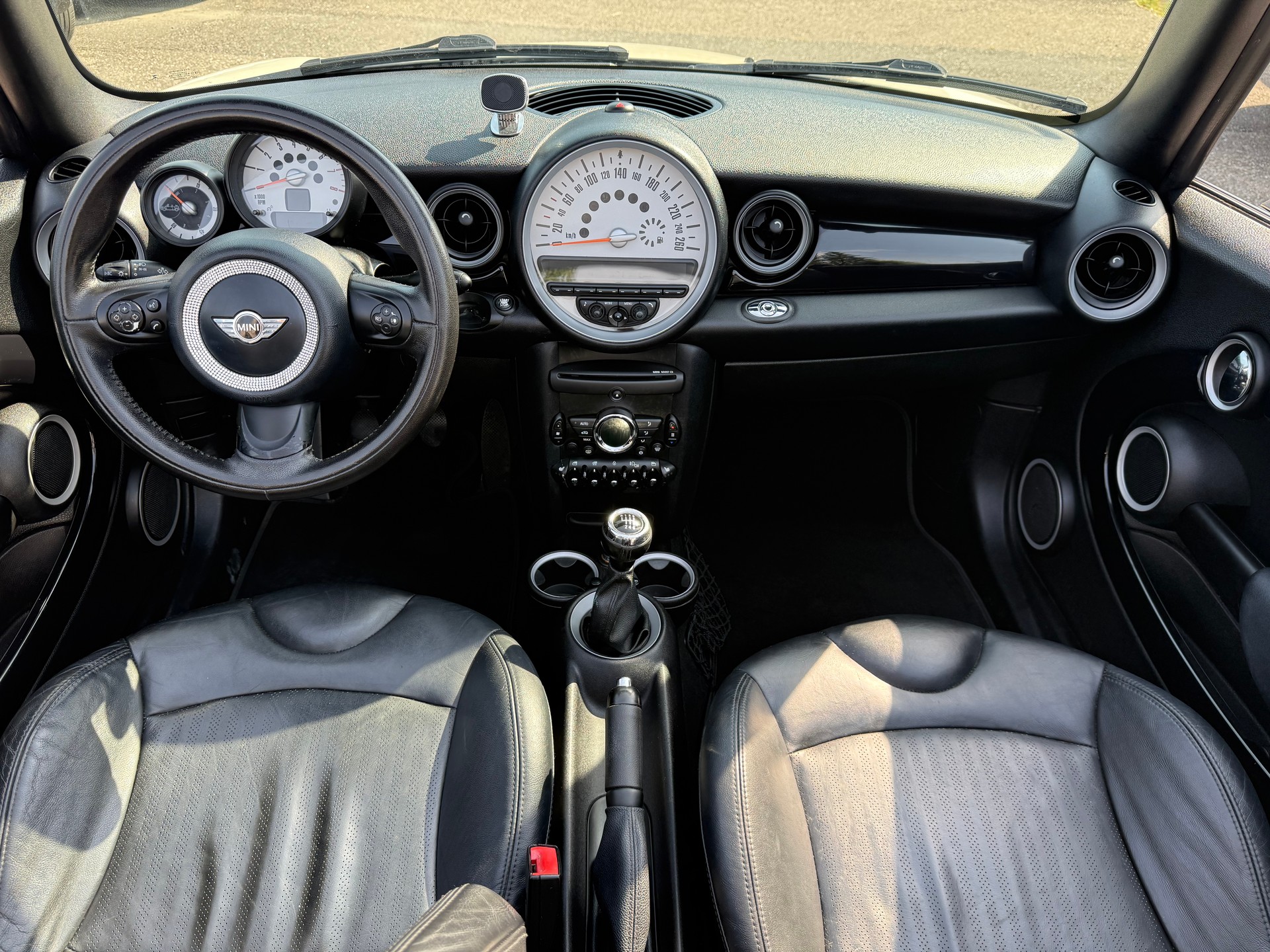 MINI Cooper Cabriolet-image-15