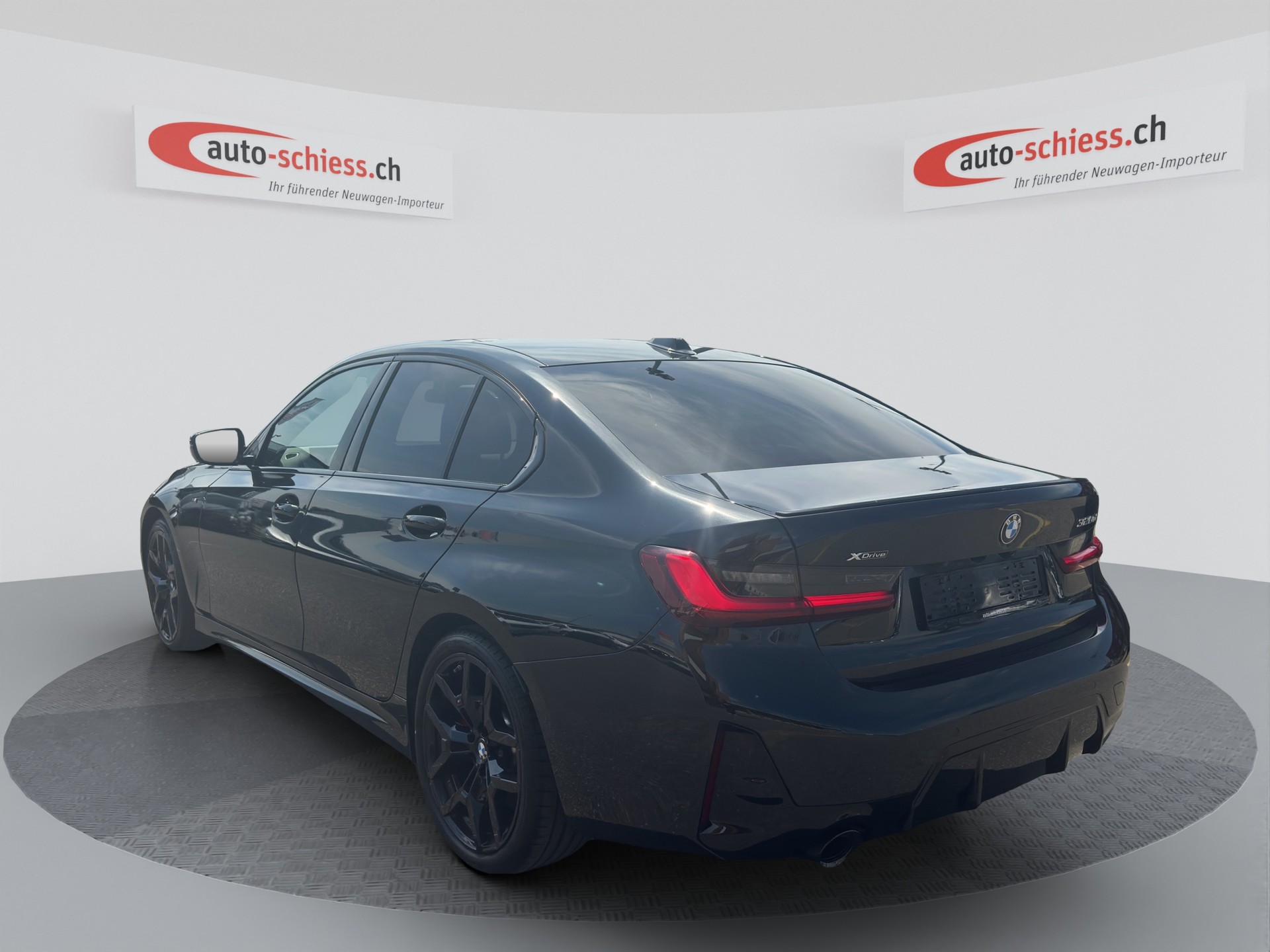 BMW 320d M Sport Pro xDrive 48V Steptronic Shadow Line-image-2