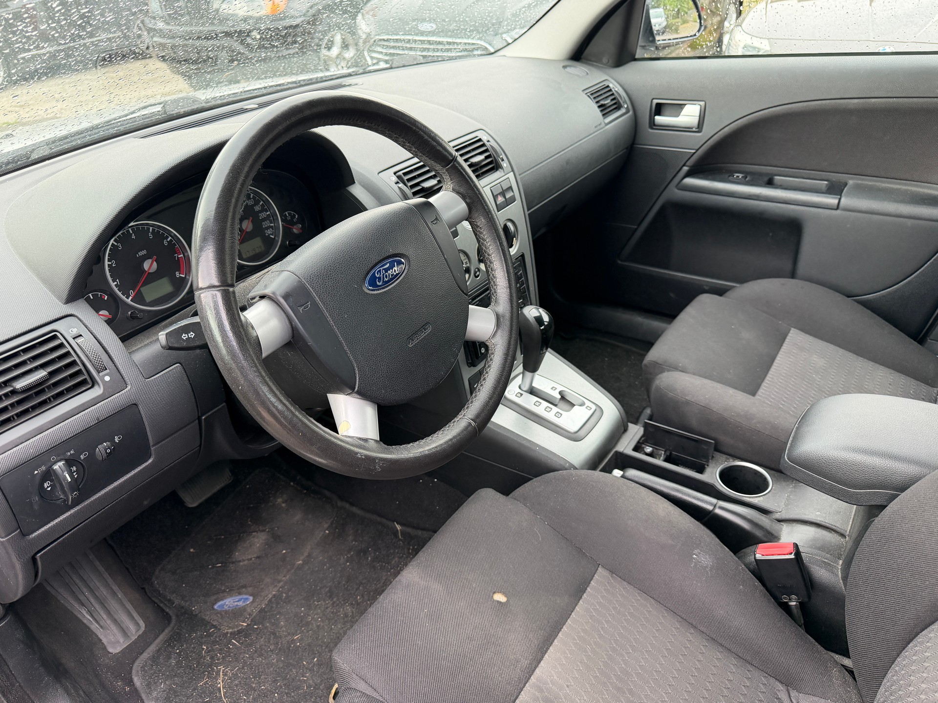 FORD Mondeo 2.5i V6 Executive-image-6