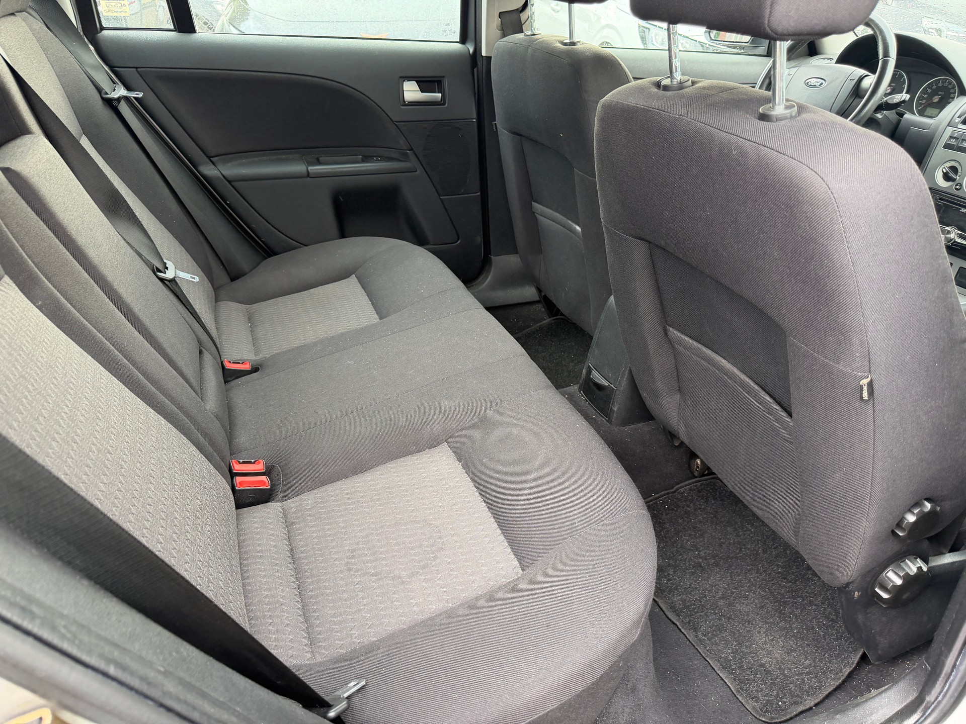 FORD Mondeo 2.5i V6 Executive-image-7