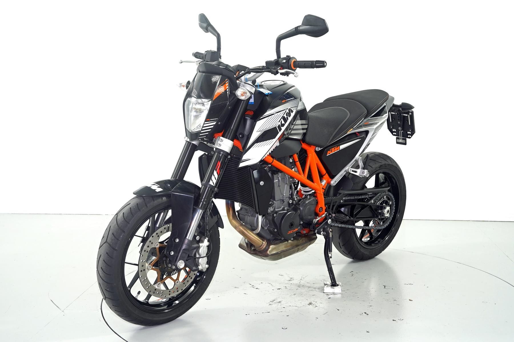 KTM Duke 690 ABS-showroom-element-2