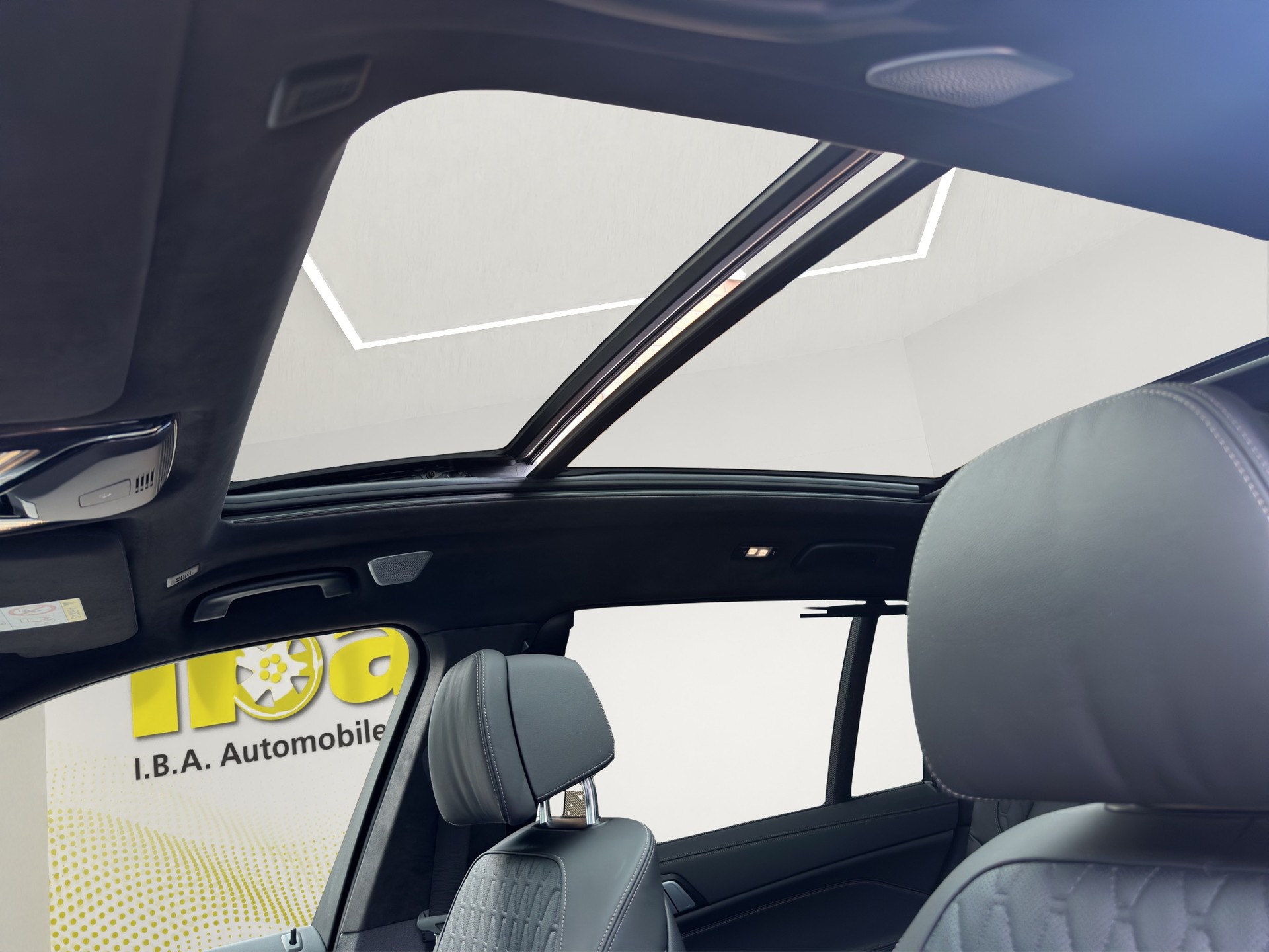 BMW X7 xDrive 48V 40i (CH) FACELIFT-image-15