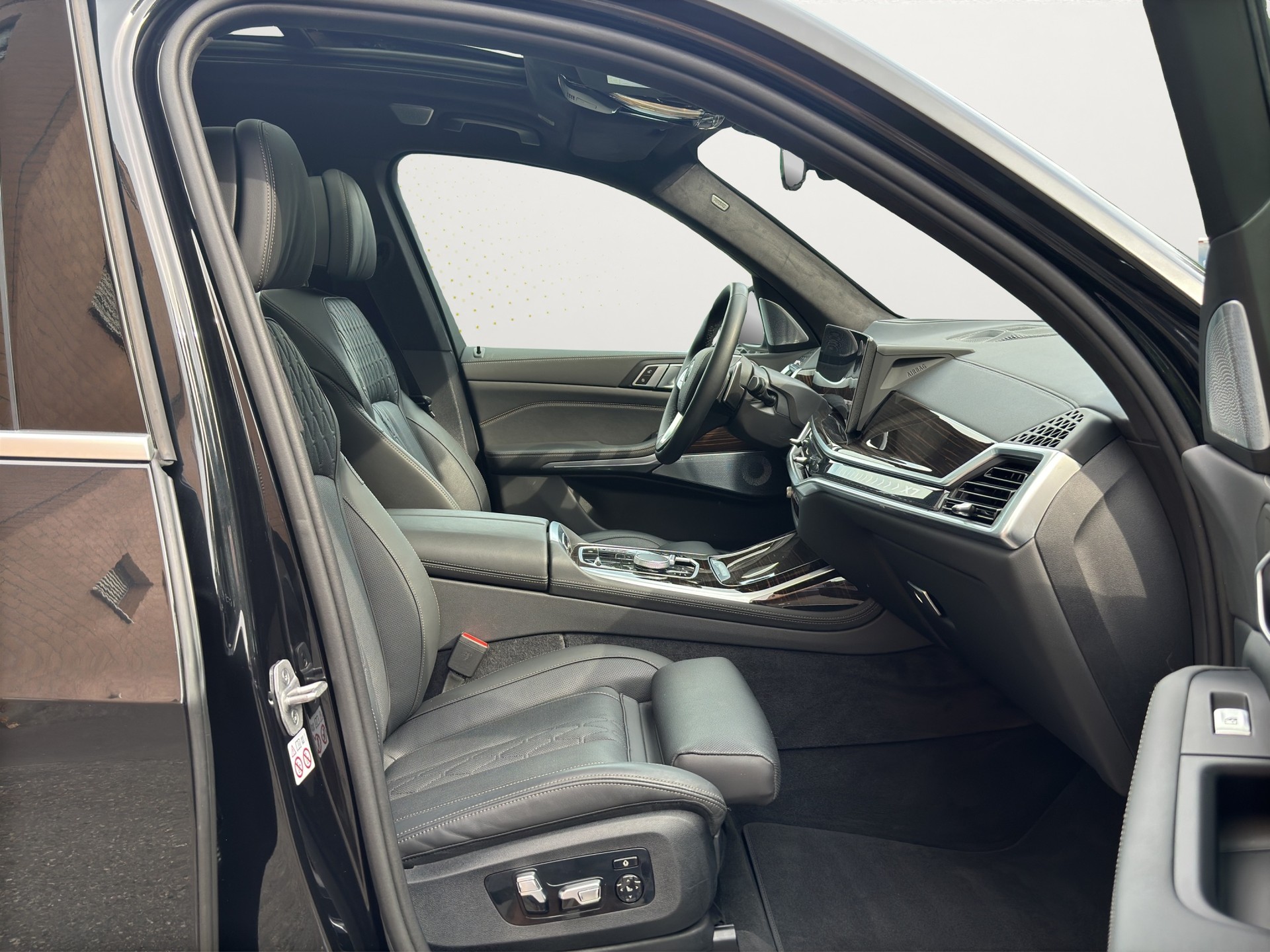BMW X7 xDrive 48V 40i (CH) FACELIFT-image-12
