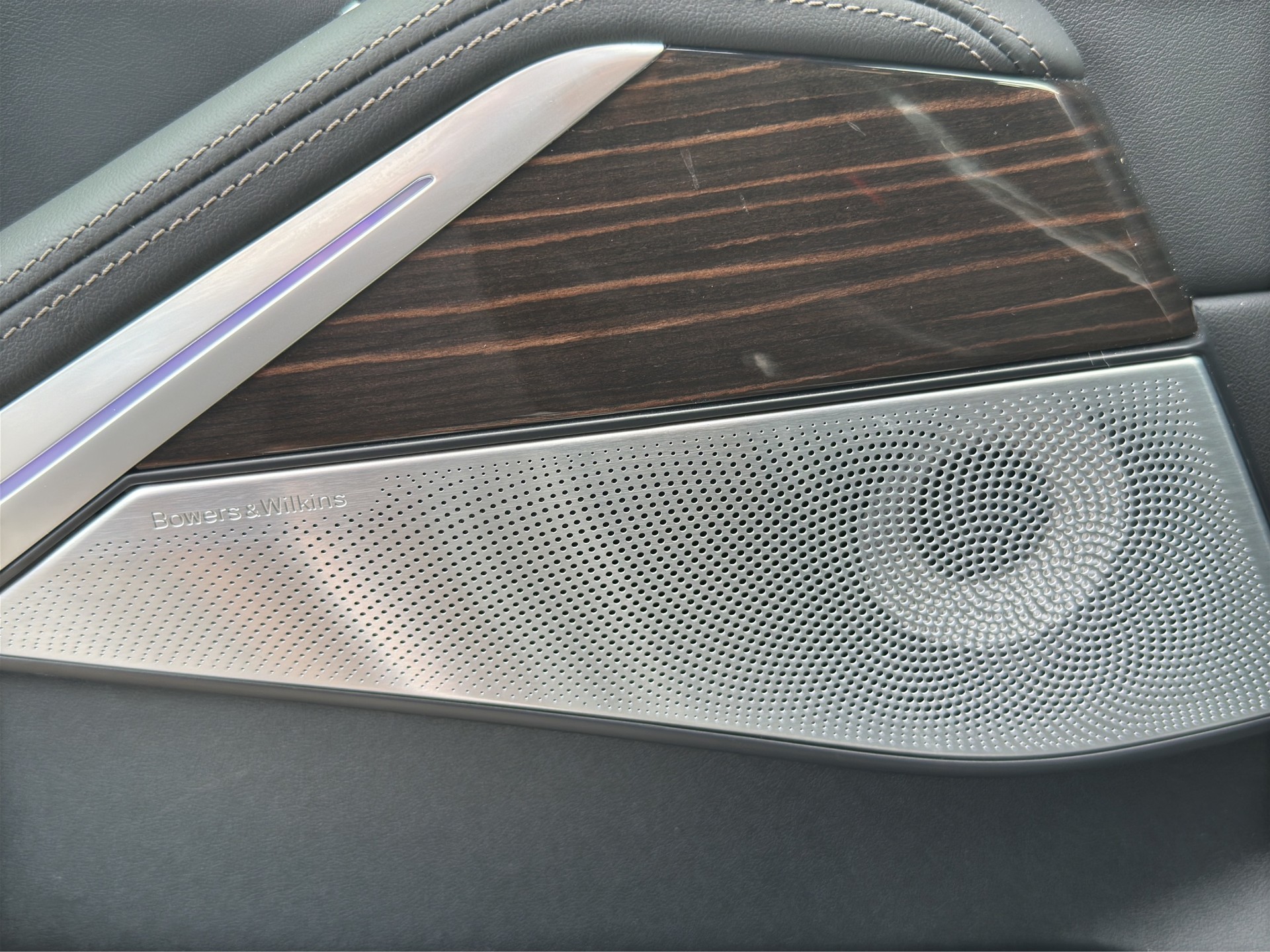 BMW X7 xDrive 48V 40i (CH) FACELIFT-image-26