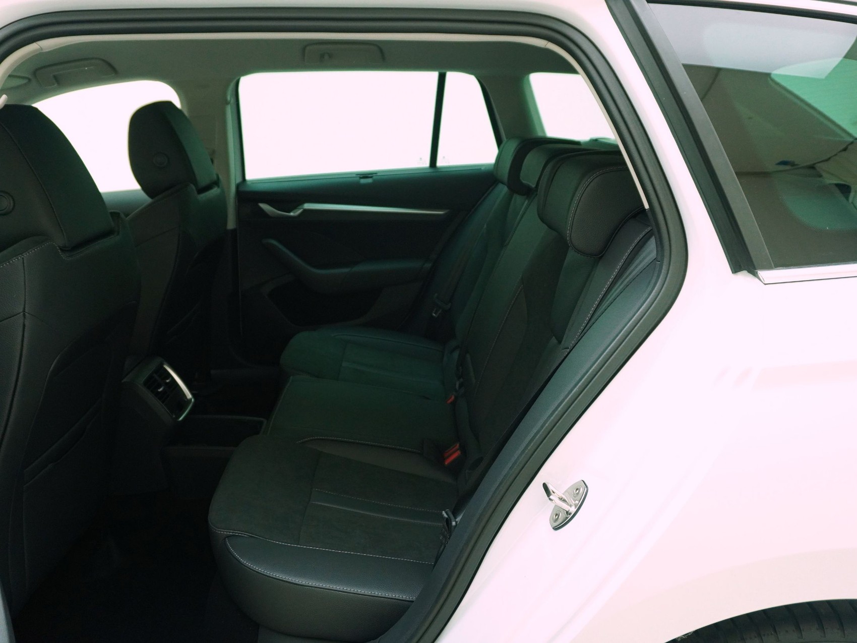 SKODA Octavia 1.5 TSI mHEV Selection-Lounge DSG-image-14