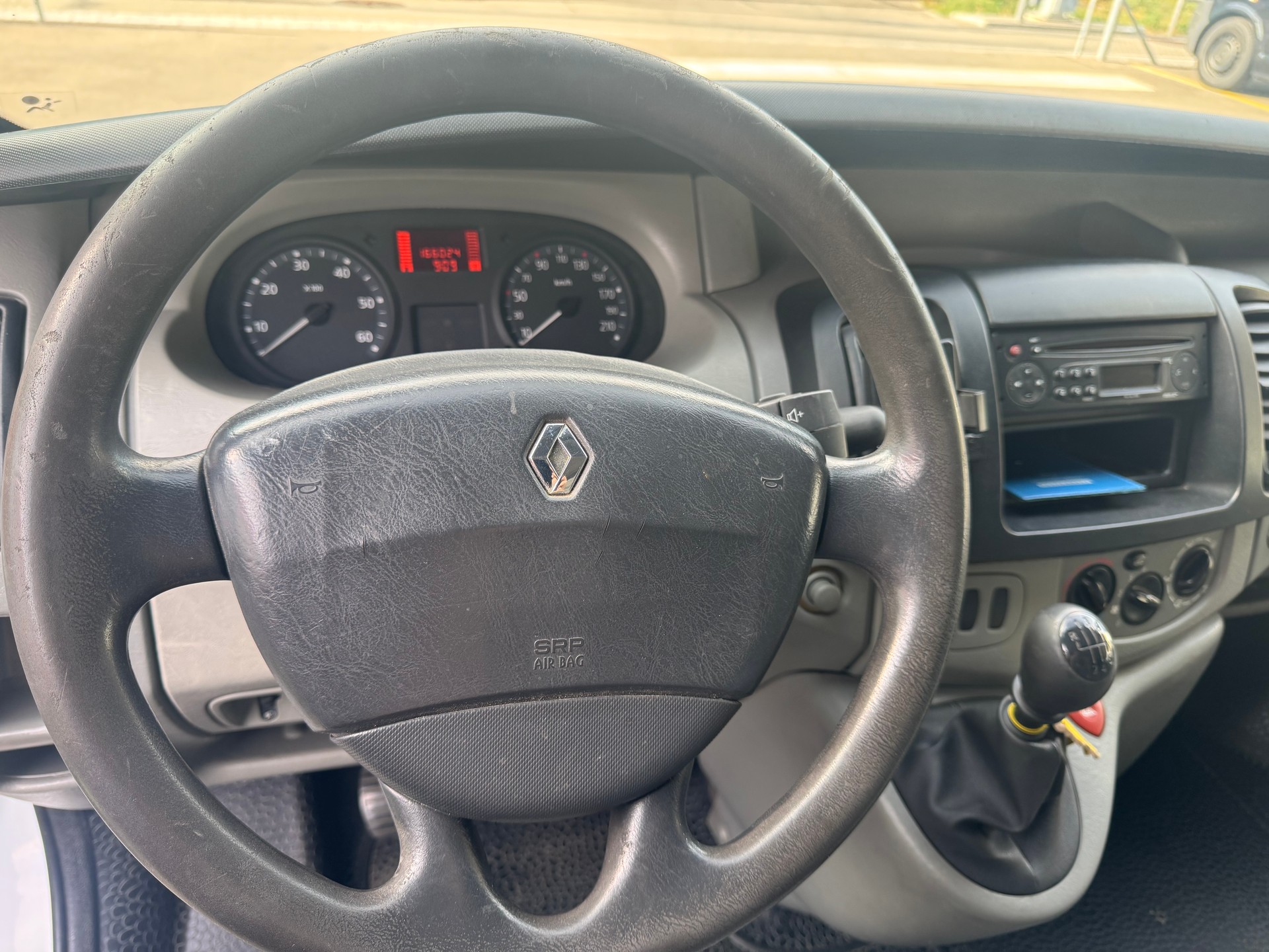 RENAULT Trafic 2.0 dCi 90 2.7t L1H1-image-11