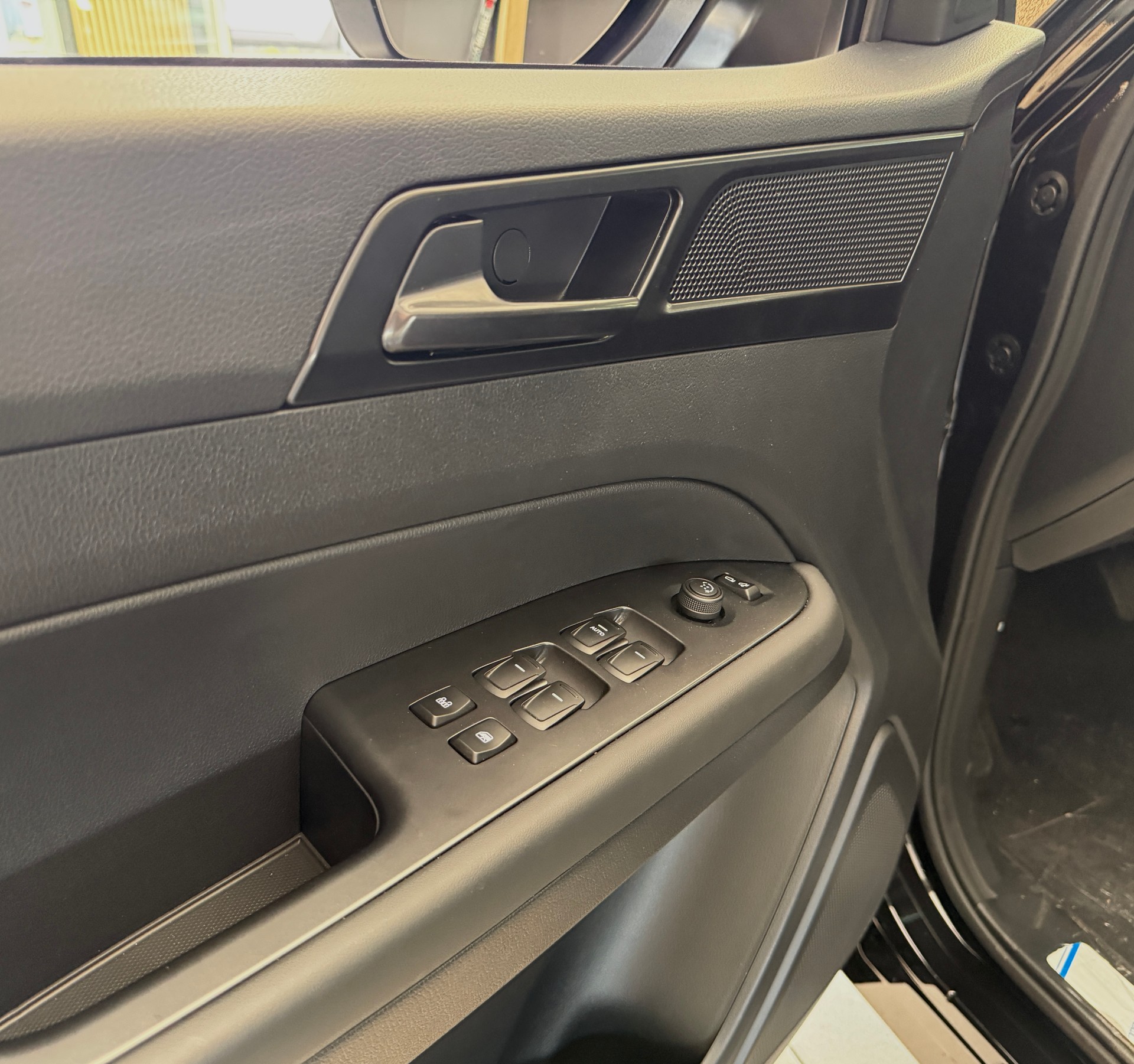 KGM-SsangYong Musso 2.2 Titanium 4WD A-image-10