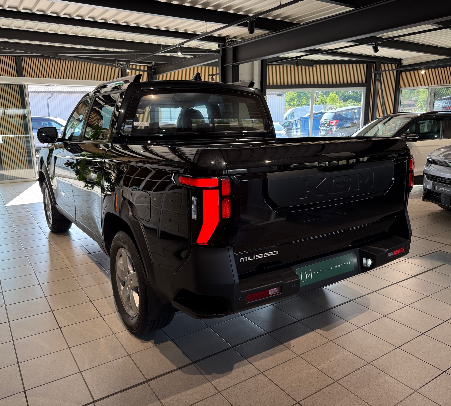 KGM-SsangYong Musso 2.2 Titanium 4WD A-image-5