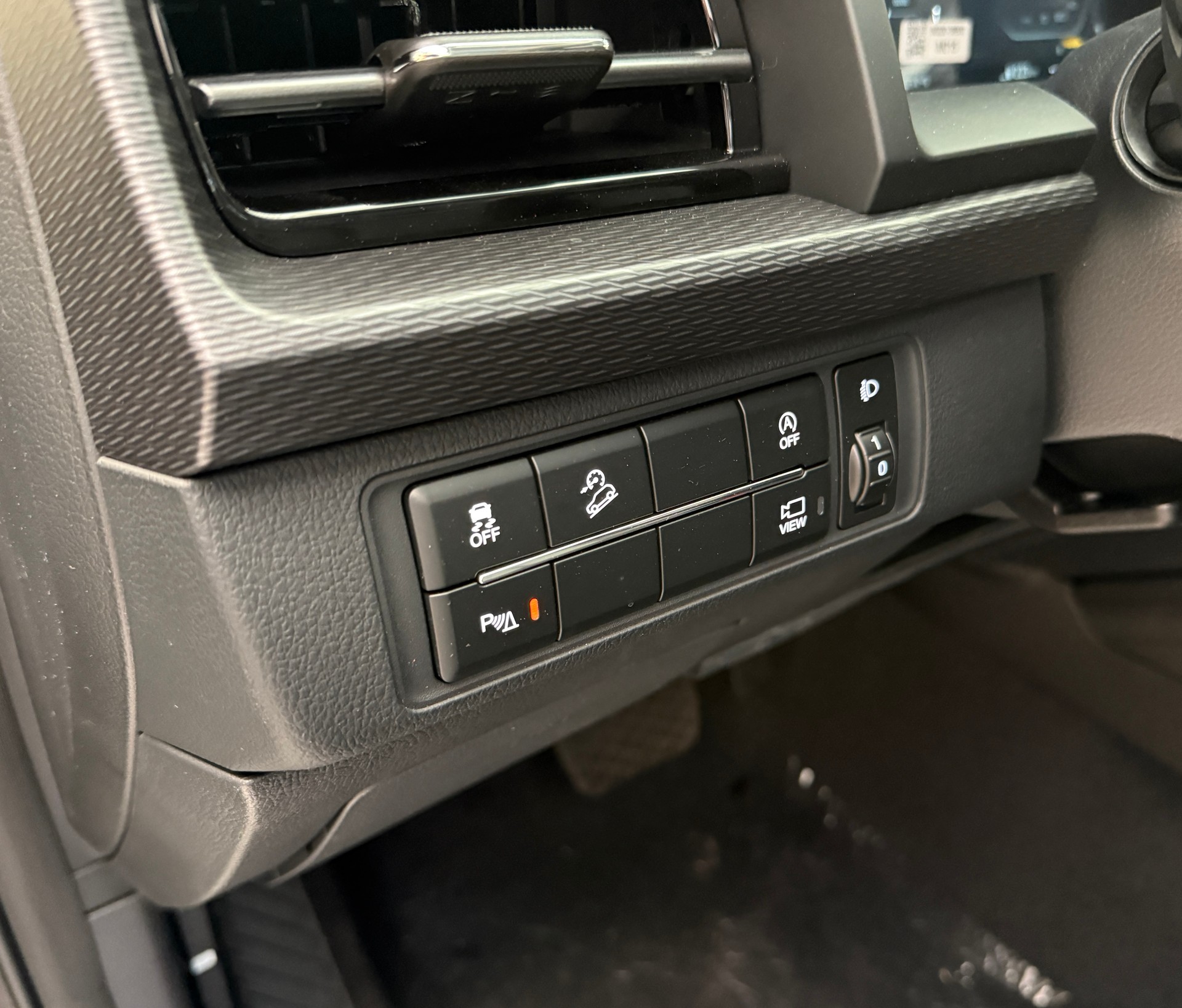 KGM-SsangYong Musso 2.2 Titanium 4WD A-image-11