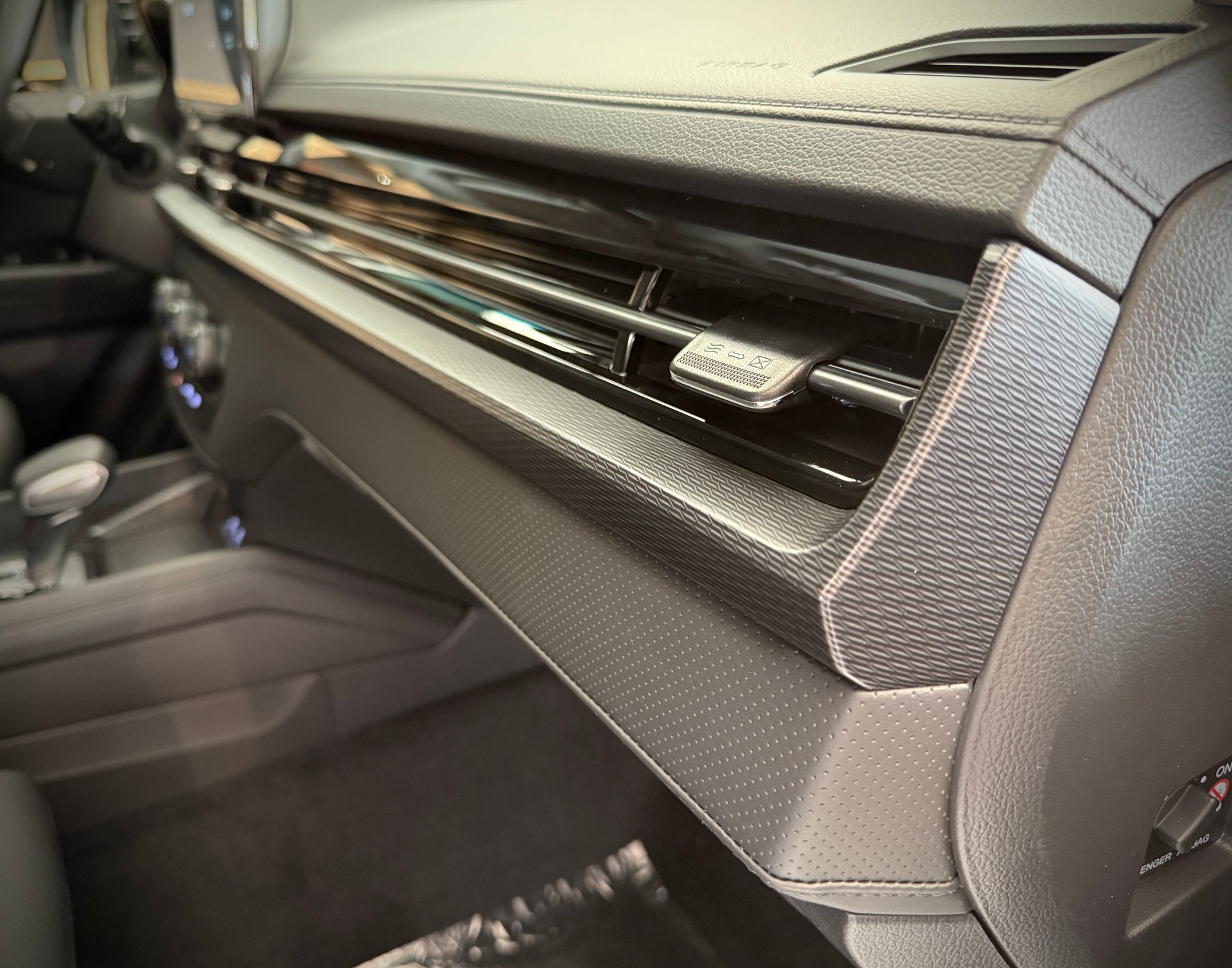 KGM-SsangYong Musso 2.2 Titanium 4WD A-image-20