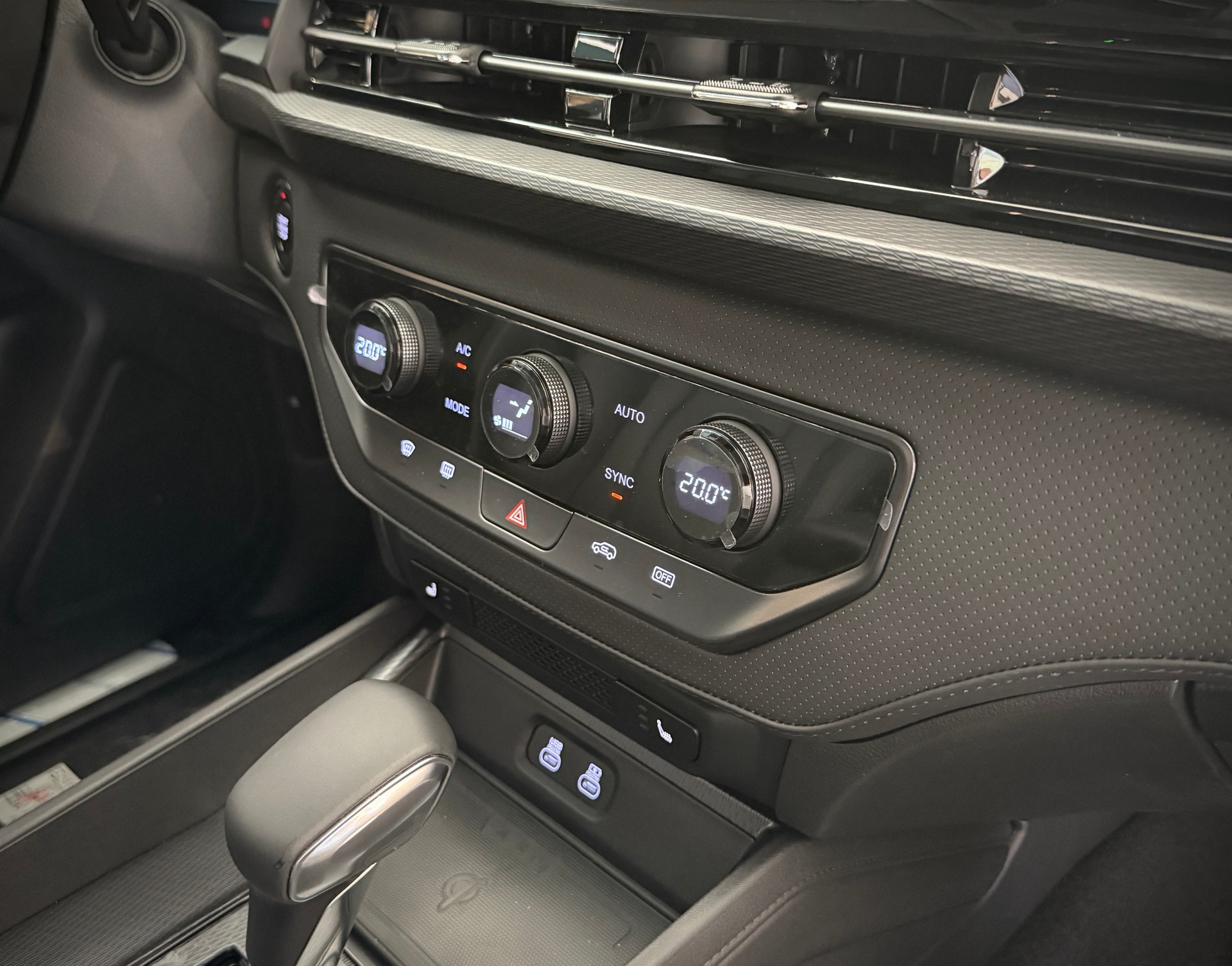 KGM-SsangYong Musso 2.2 Titanium 4WD A-image-21
