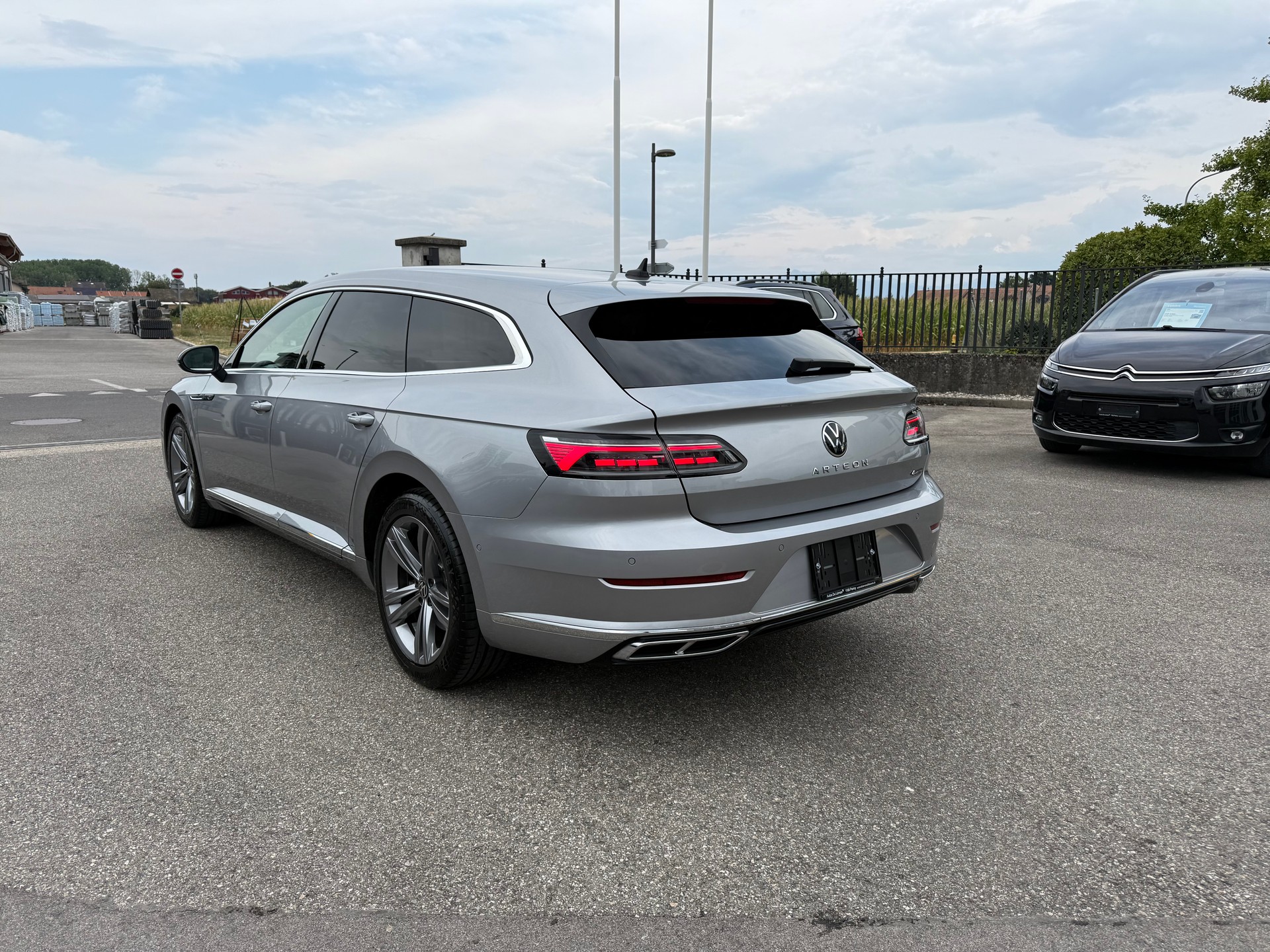 VW Arteon SB 2.0 TSI R-Line 4Motion DSG-image-3