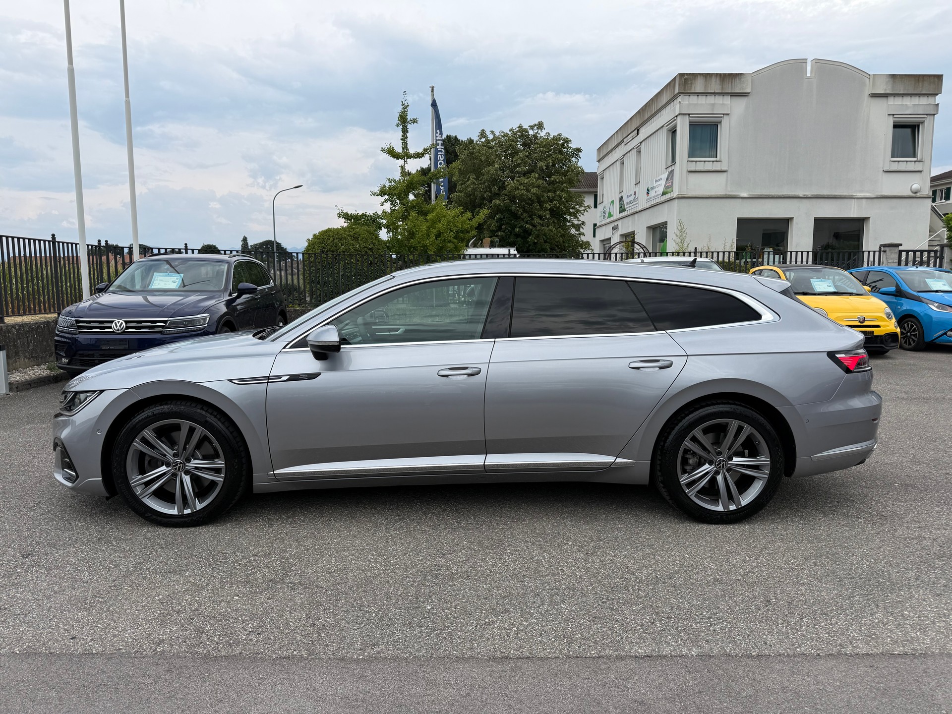 VW Arteon SB 2.0 TSI R-Line 4Motion DSG-image-2