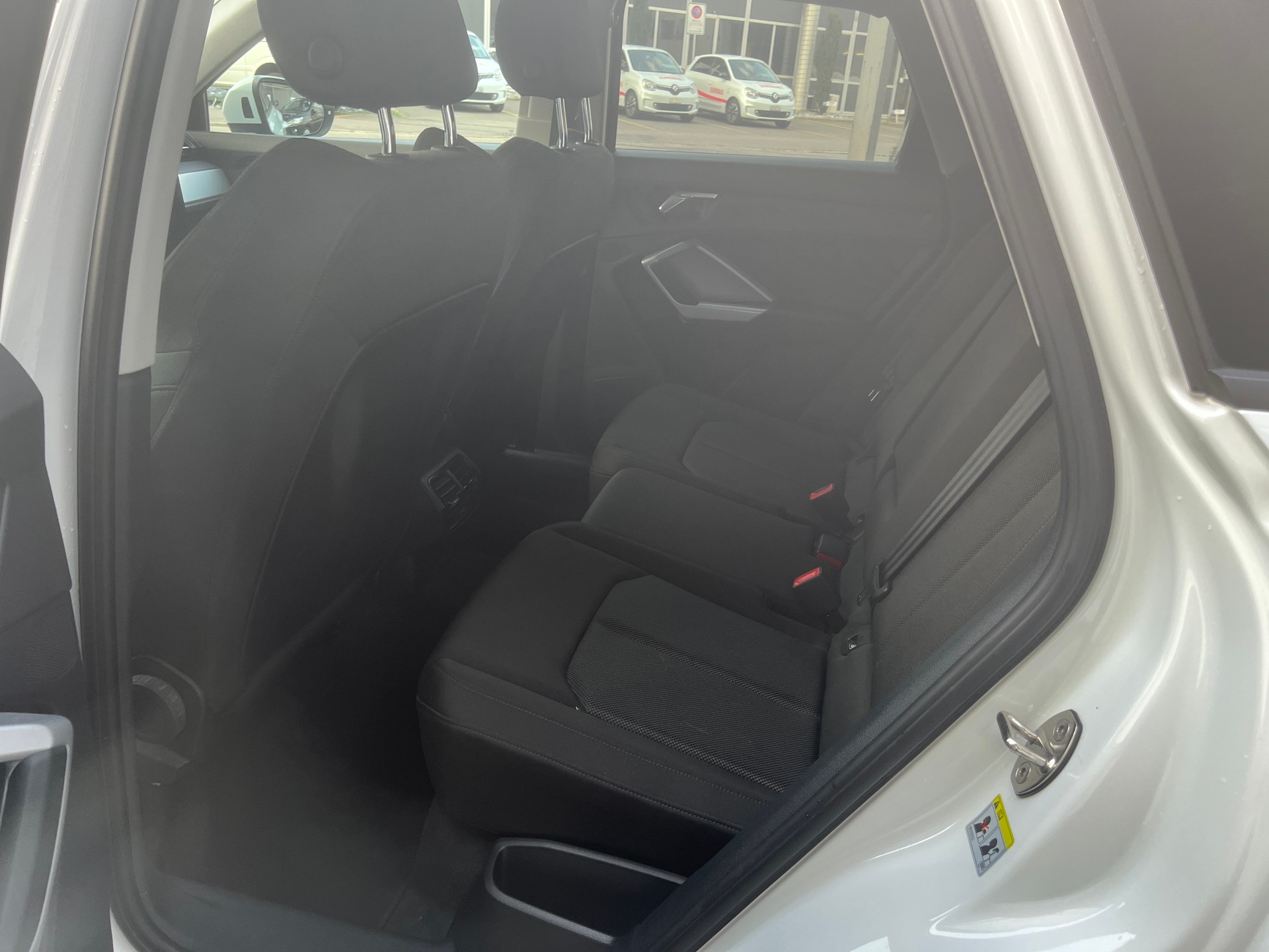 AUDI Q3 45 TFSI e S-tronic-image-11