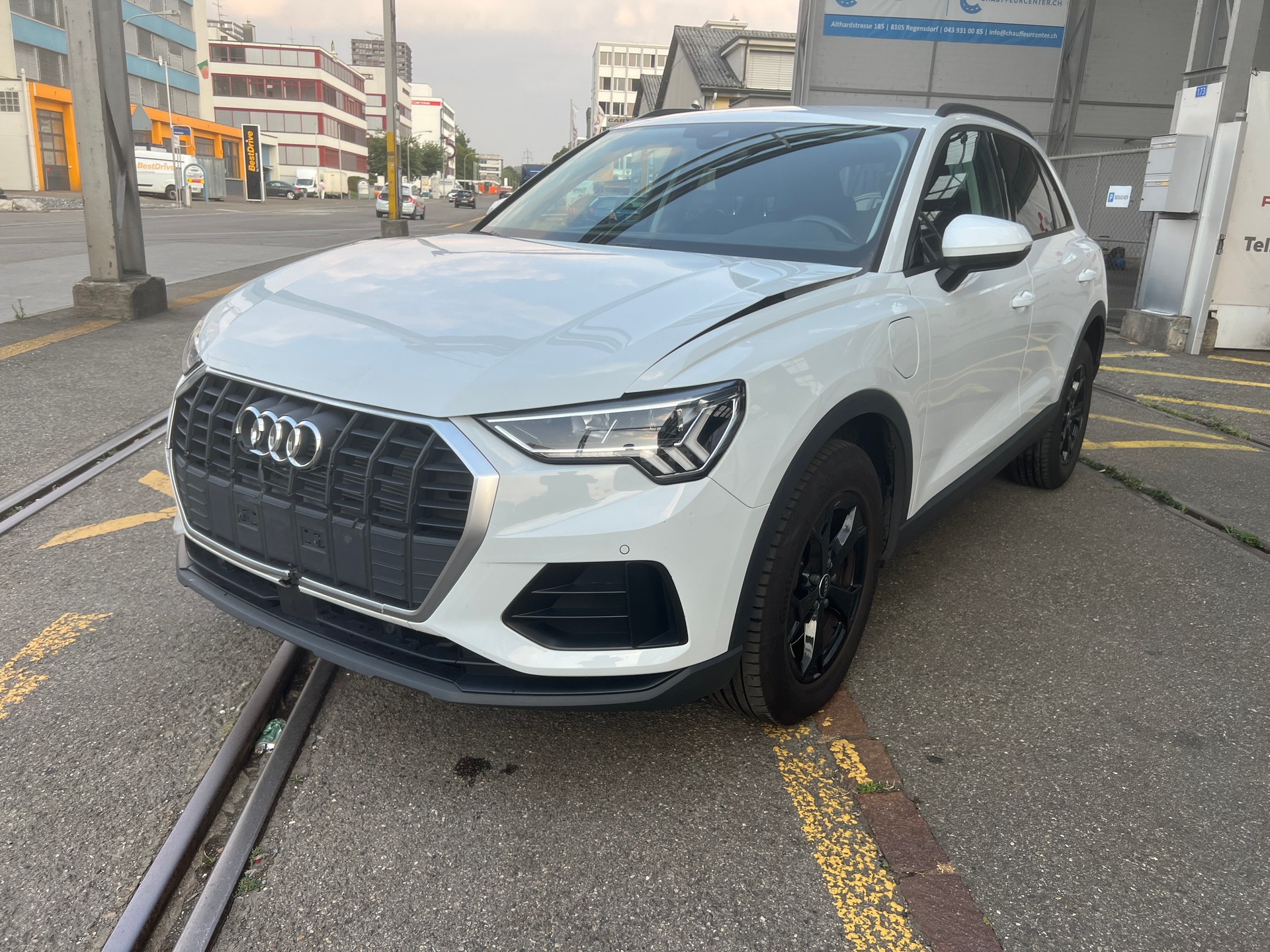 AUDI Q3 45 TFSI e S-tronic-image-0