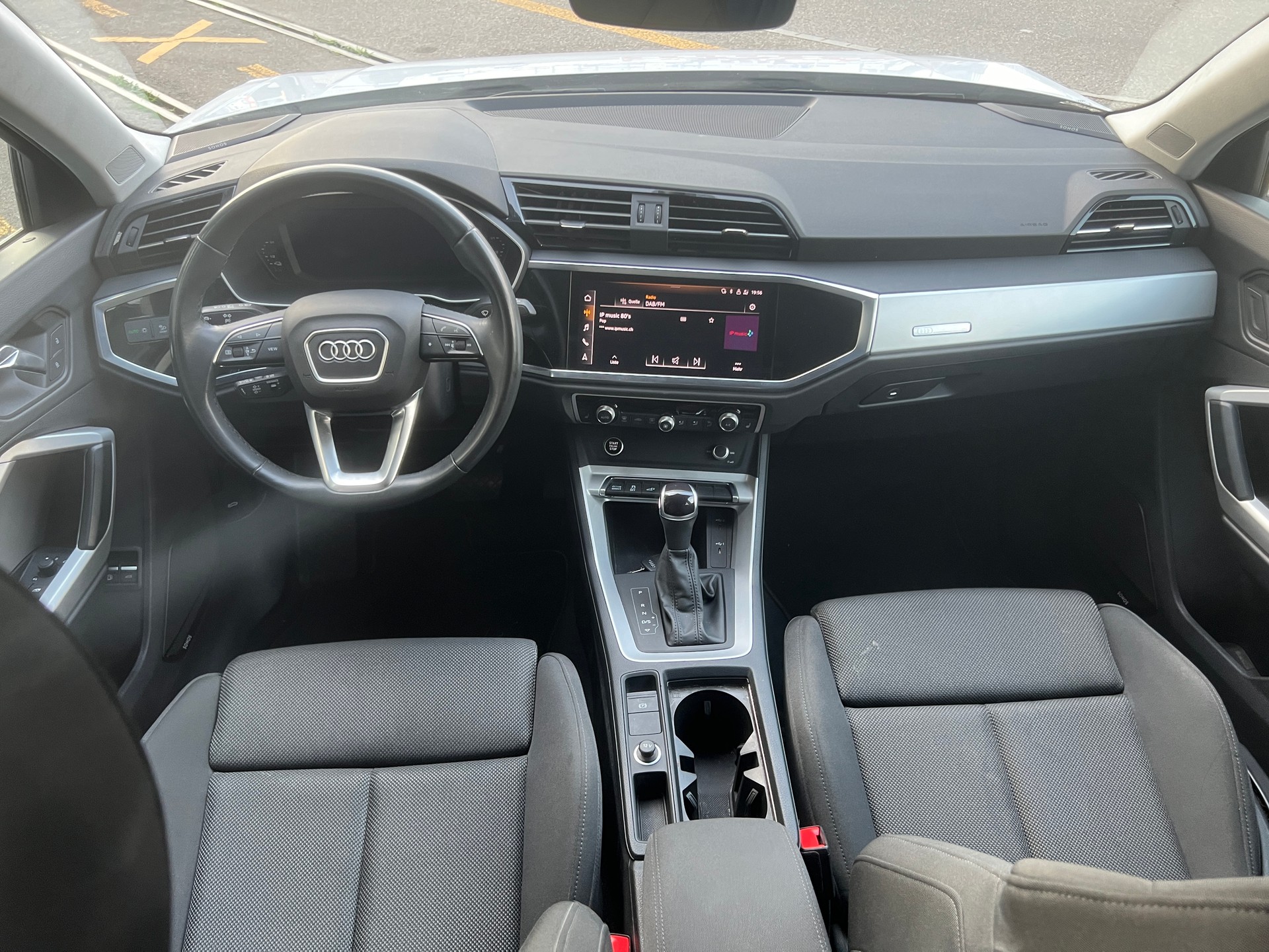 AUDI Q3 45 TFSI e S-tronic-image-13