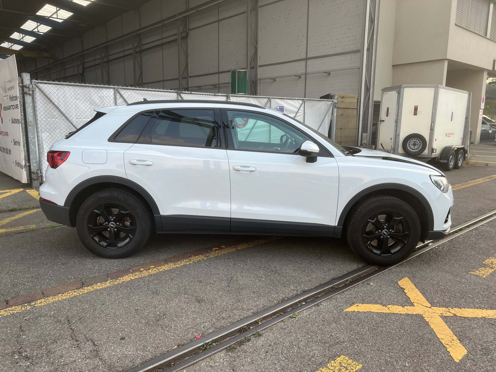 AUDI Q3 45 TFSI e S-tronic-image-3