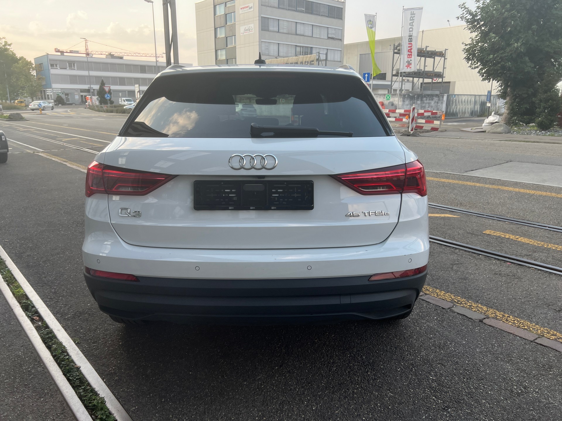 AUDI Q3 45 TFSI e S-tronic-image-5