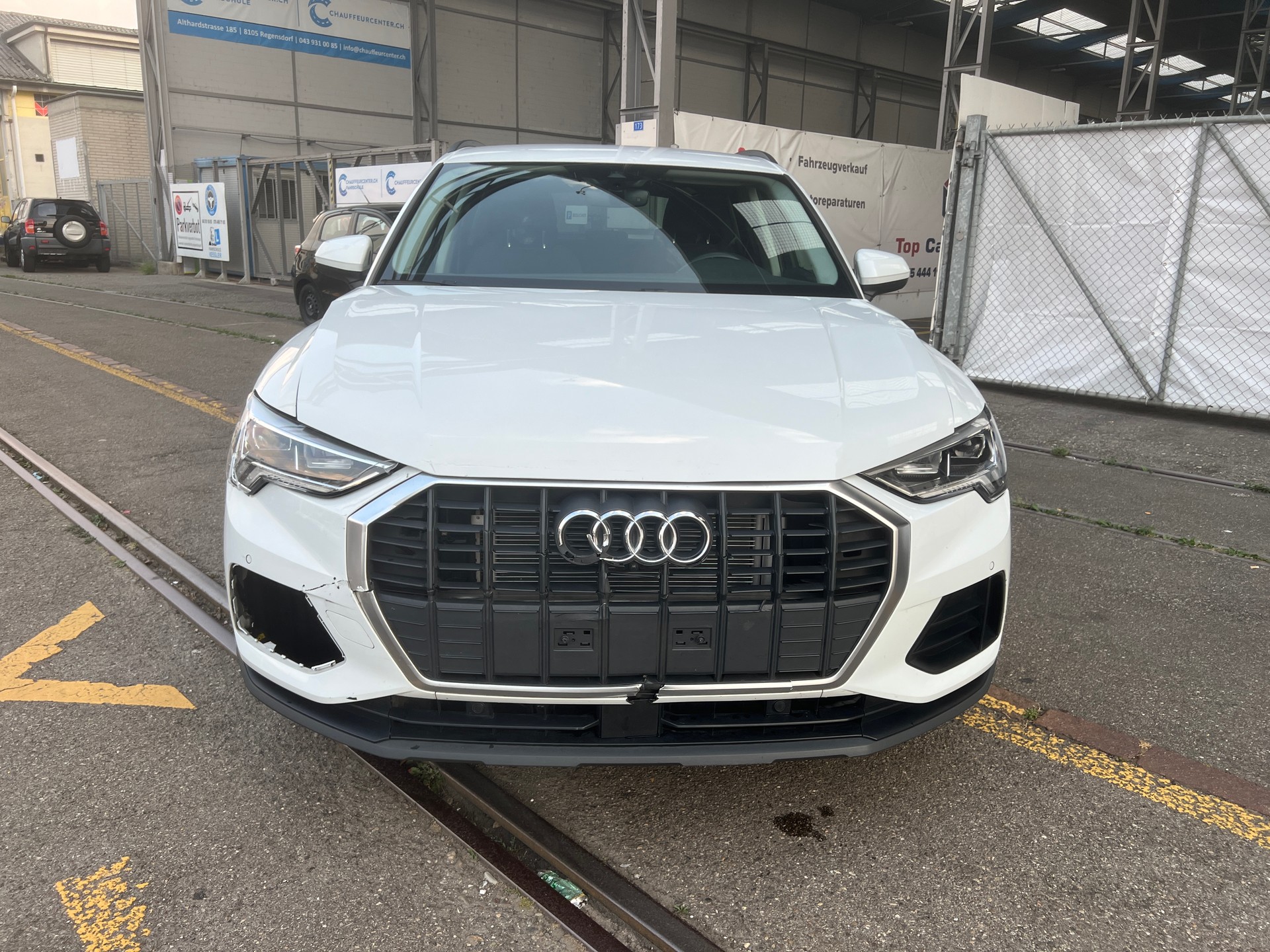 AUDI Q3 45 TFSI e S-tronic-image-1