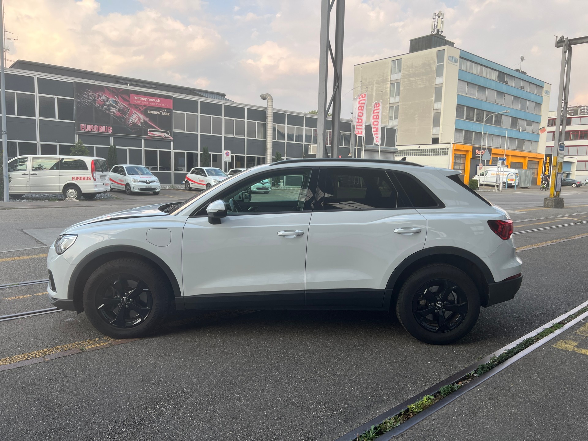 AUDI Q3 45 TFSI e S-tronic-image-7
