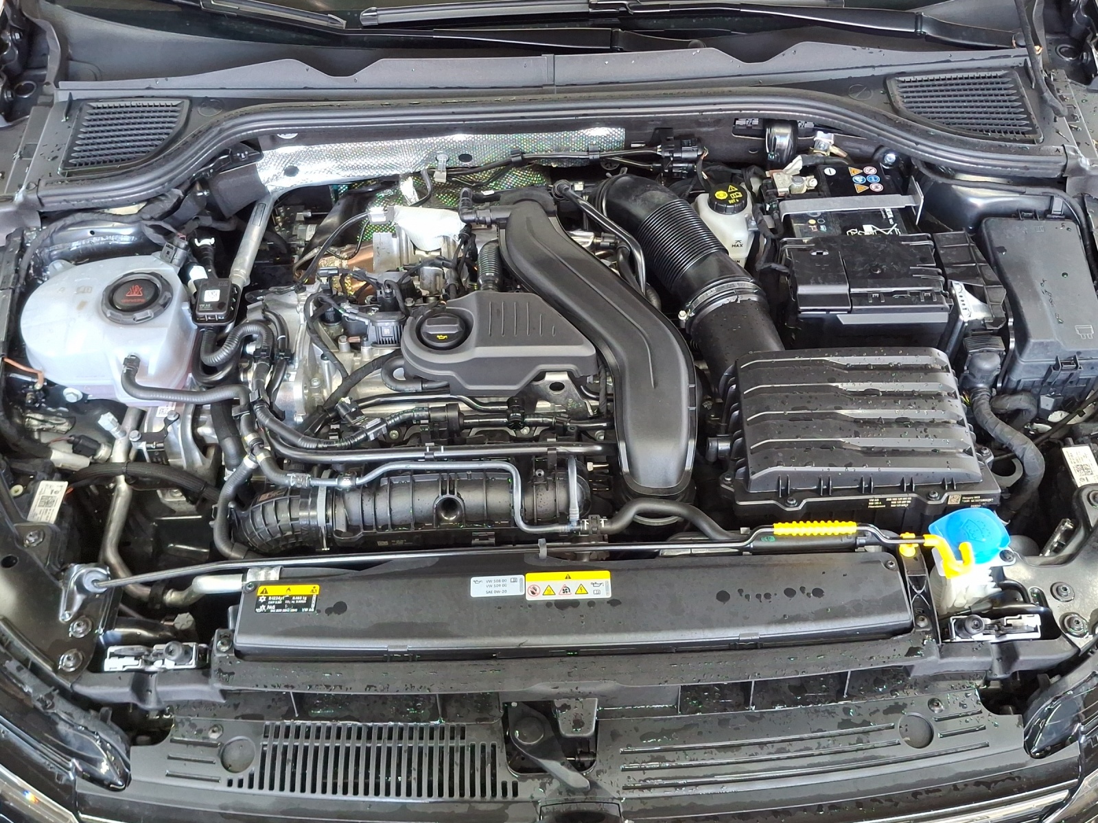 VW Golf 1.5 e TSI mHEV R-Line DSG-image-15