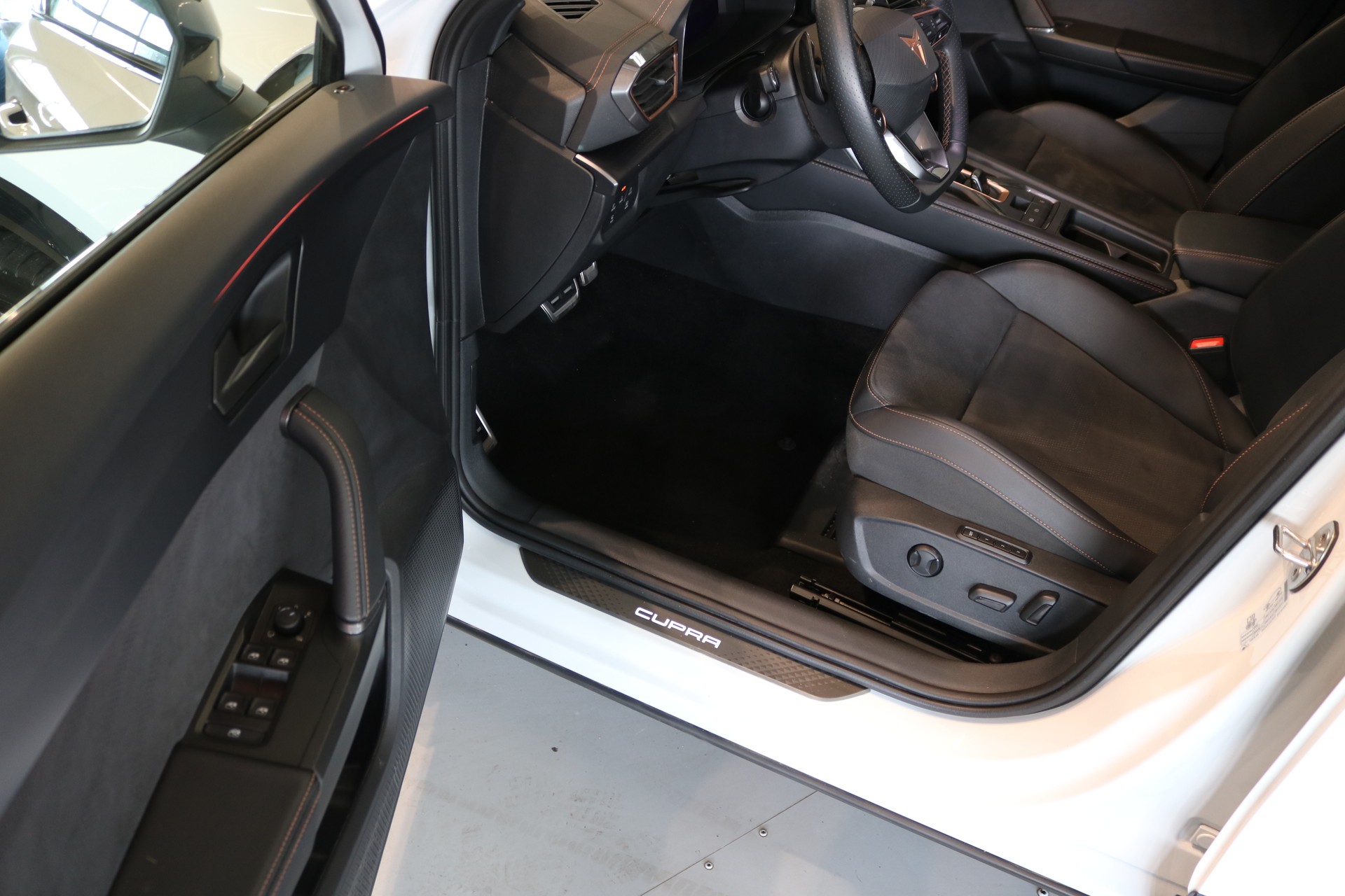 CUPRA Formentor 1.5 TSI DSG-image-55