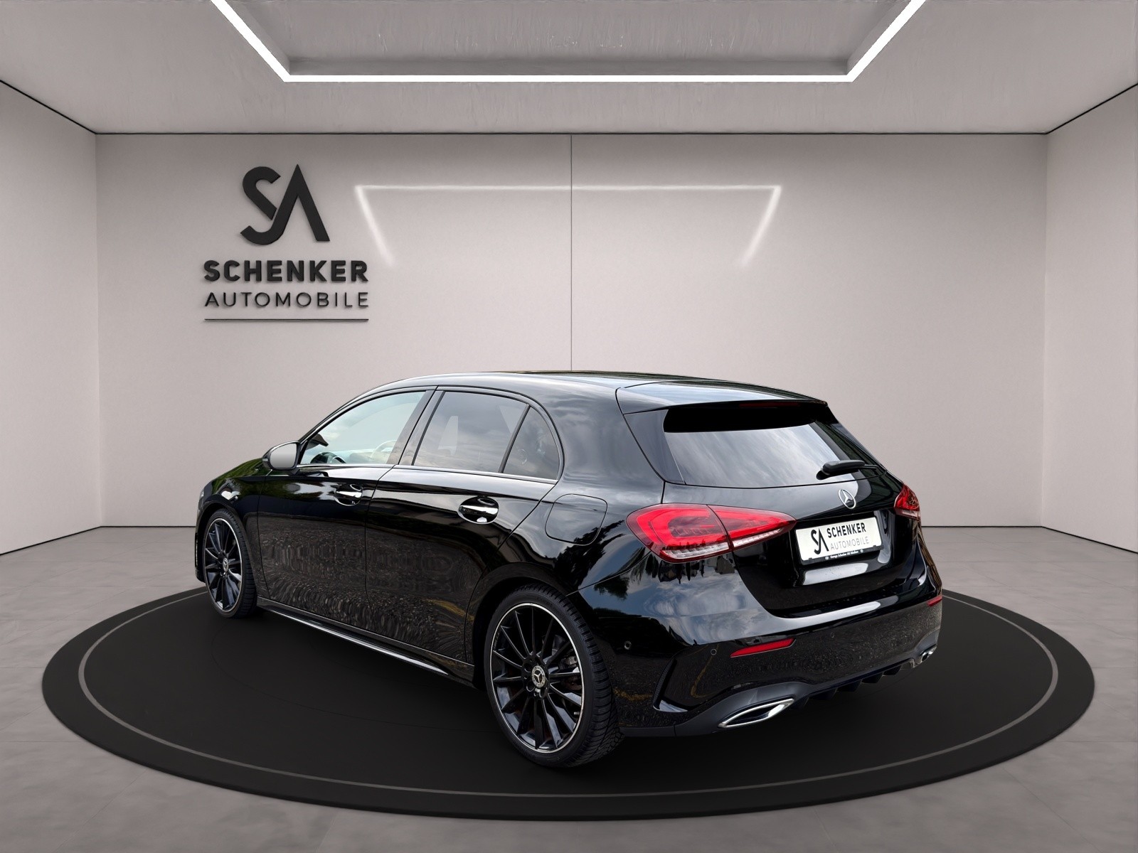 MERCEDES-BENZ A 180 d AMG Line-showroom-element-2