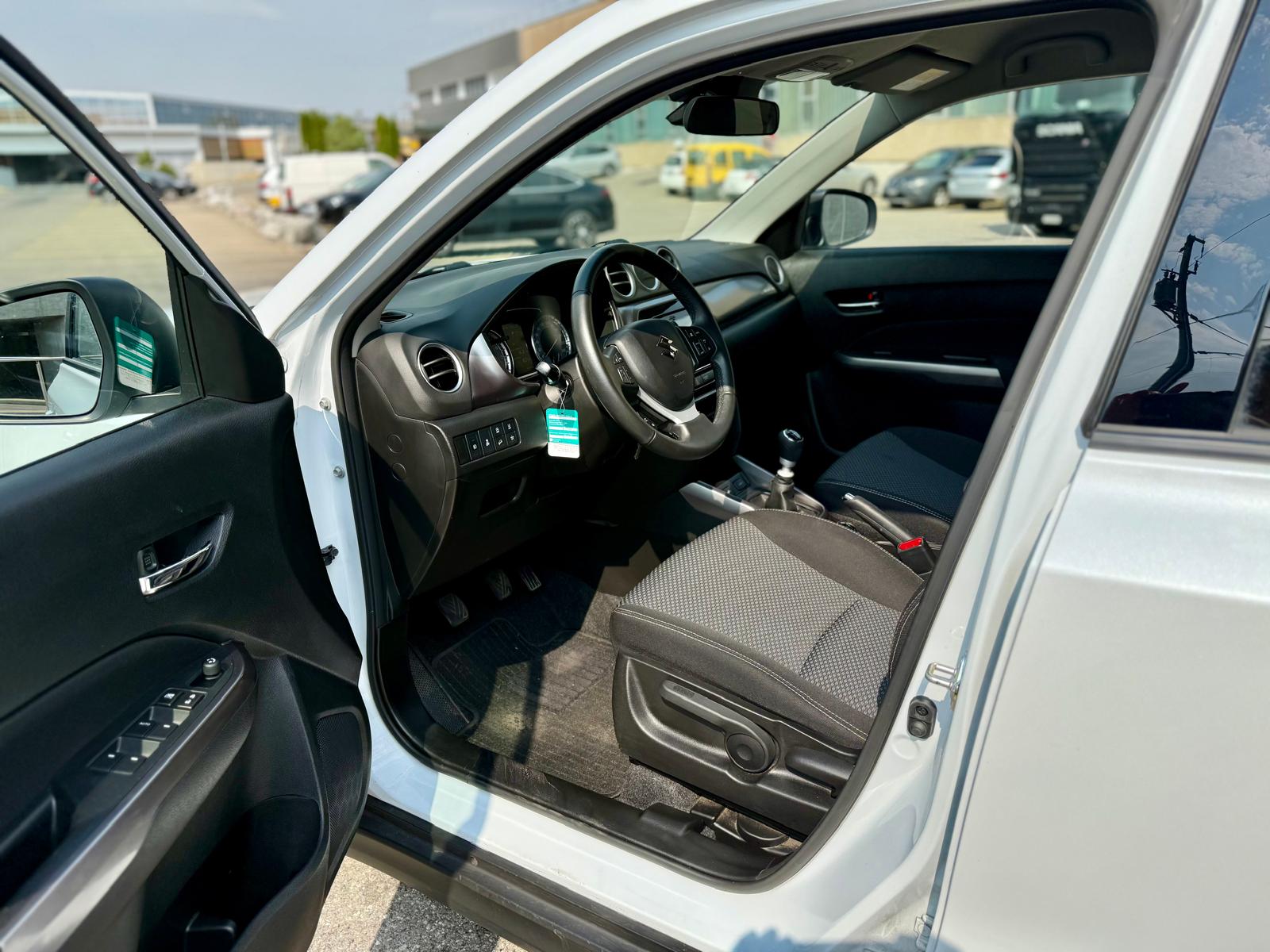SUZUKI Vitara 1.4 Boosterjet Compact + Hybrid-image-8