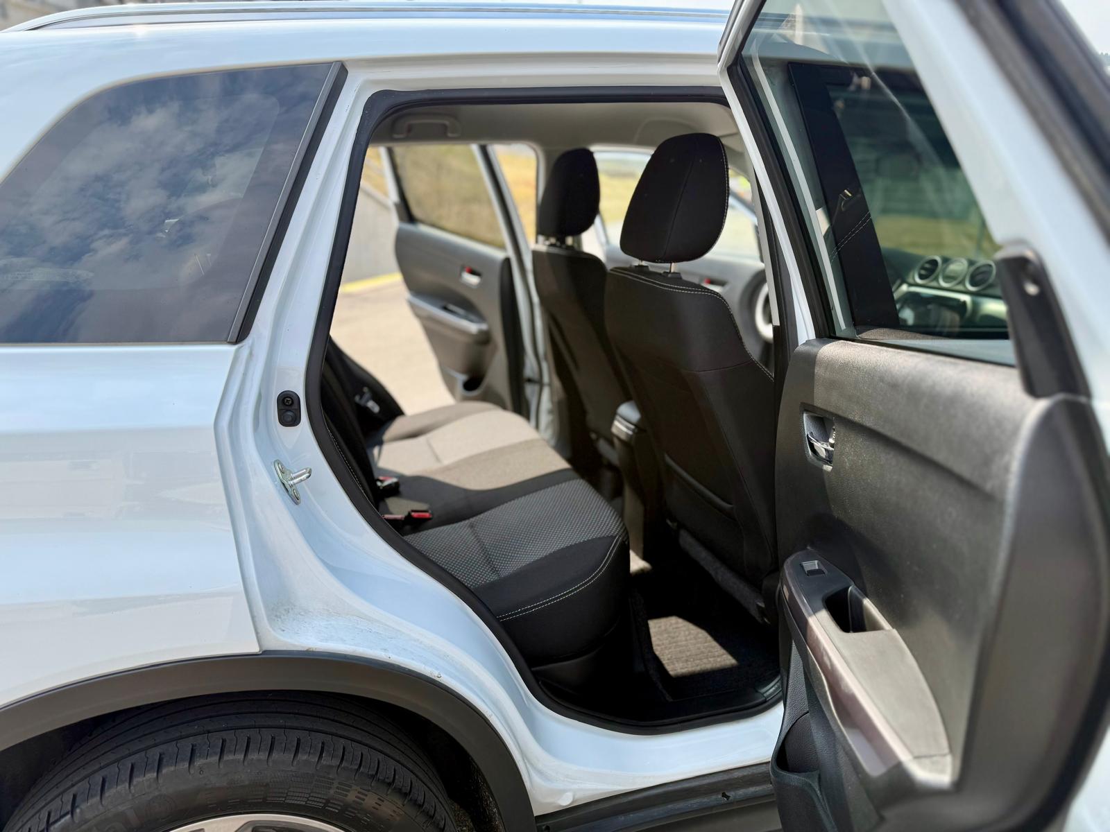 SUZUKI Vitara 1.4 Boosterjet Compact + Hybrid-image-11