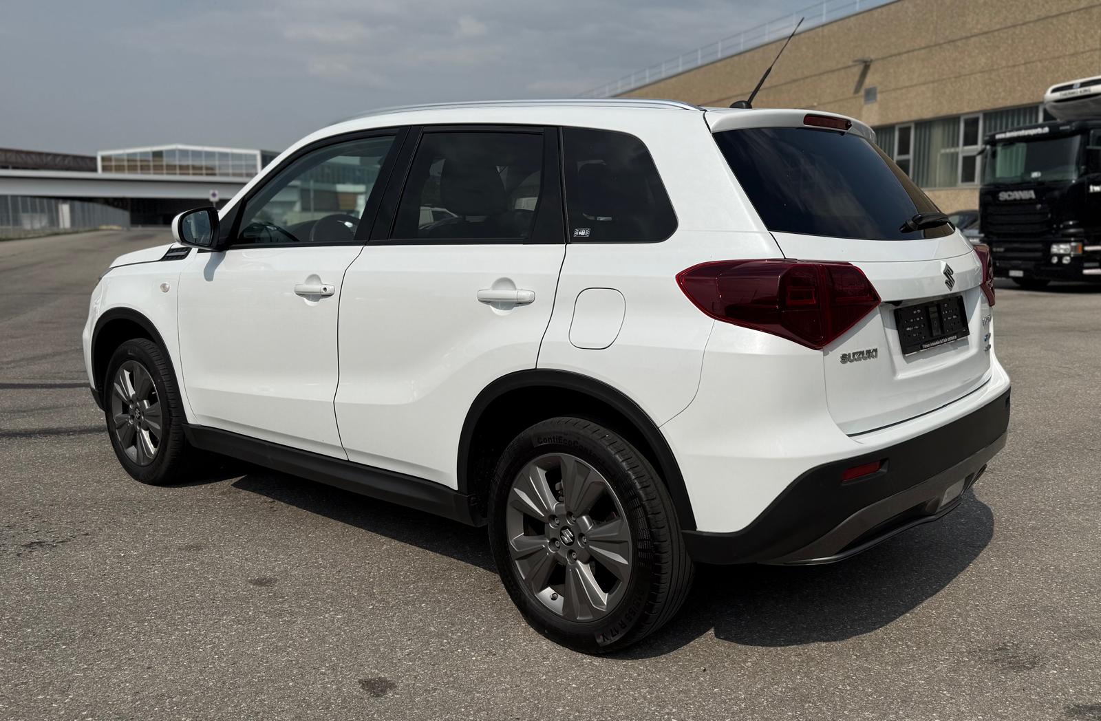 SUZUKI Vitara 1.4 Boosterjet Compact + Hybrid-image-6