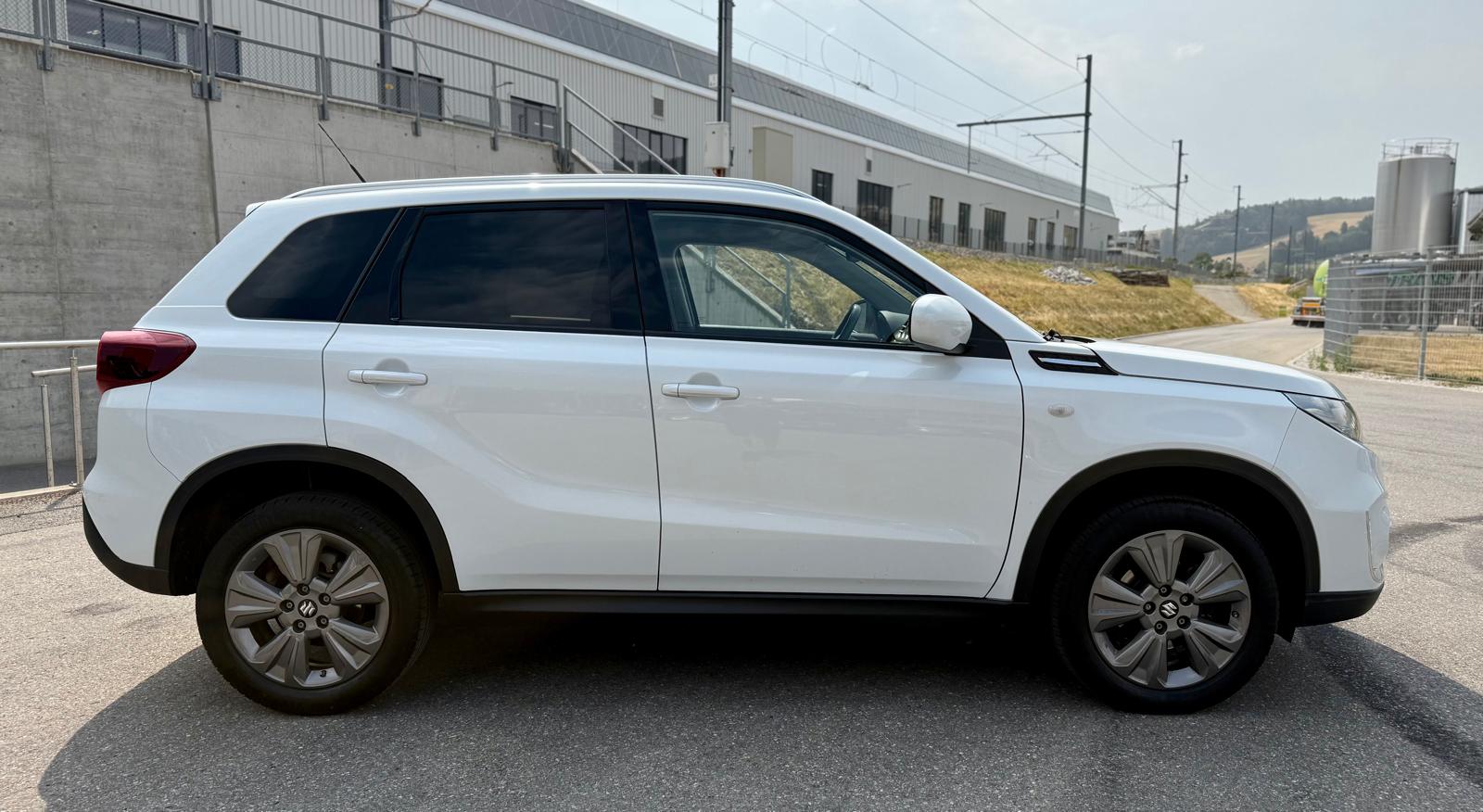SUZUKI Vitara 1.4 Boosterjet Compact + Hybrid-image-3