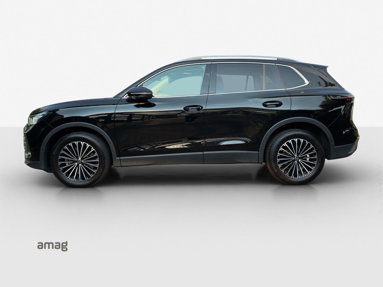 VW Tiguan 2.0 TSI DSG Elegance 4Motion-image-2