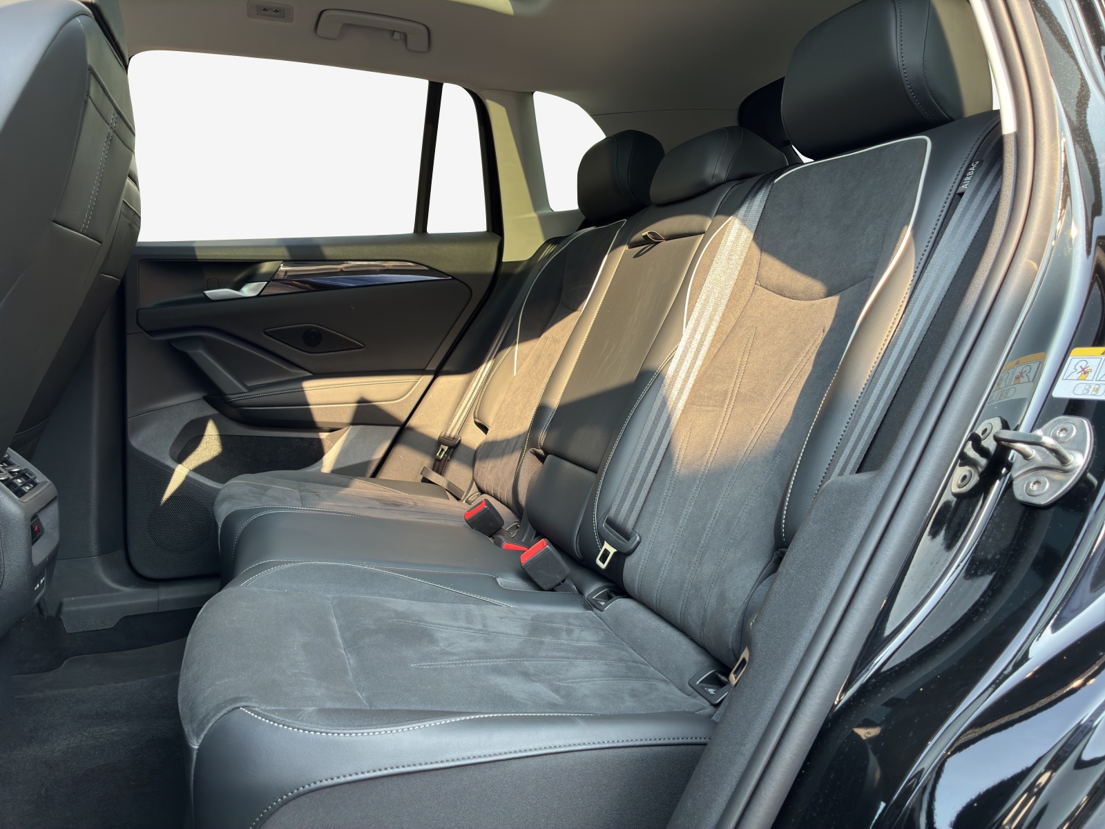 VW Tiguan 2.0 TSI DSG Elegance 4Motion-image-11