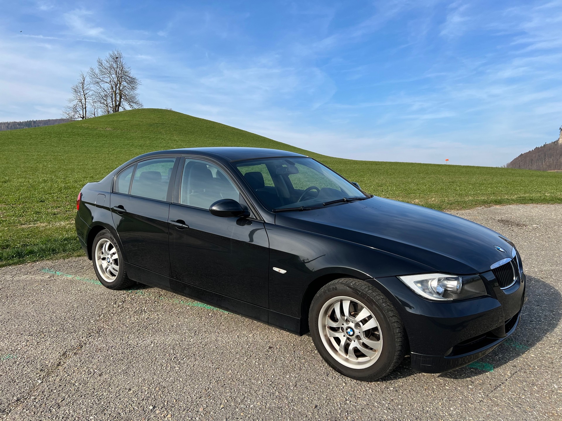 BMW 318i-image-0