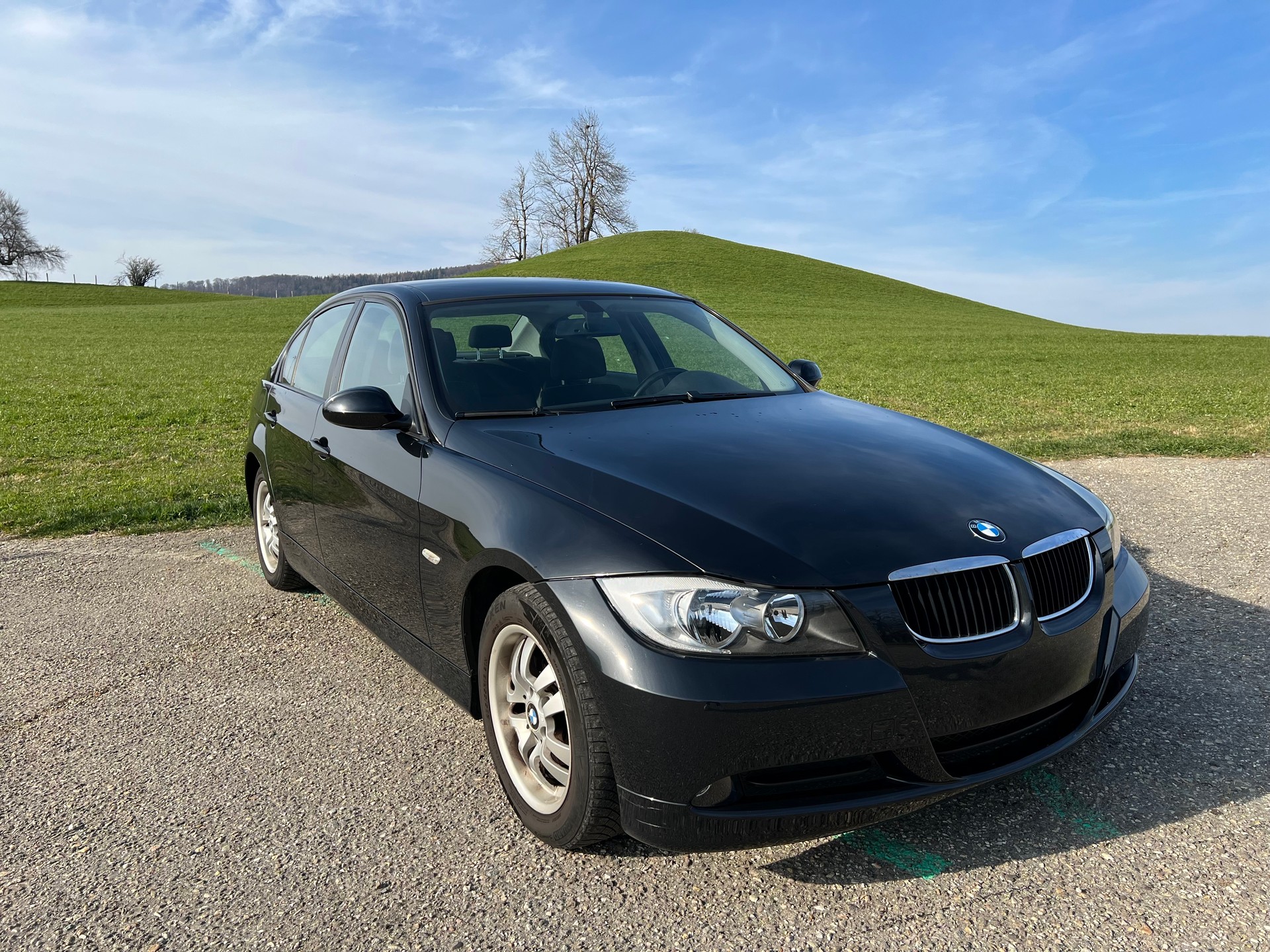 BMW 318i-image-1