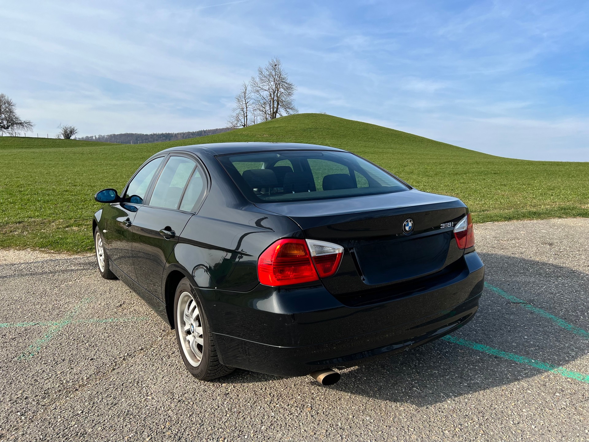BMW 318i-image-3