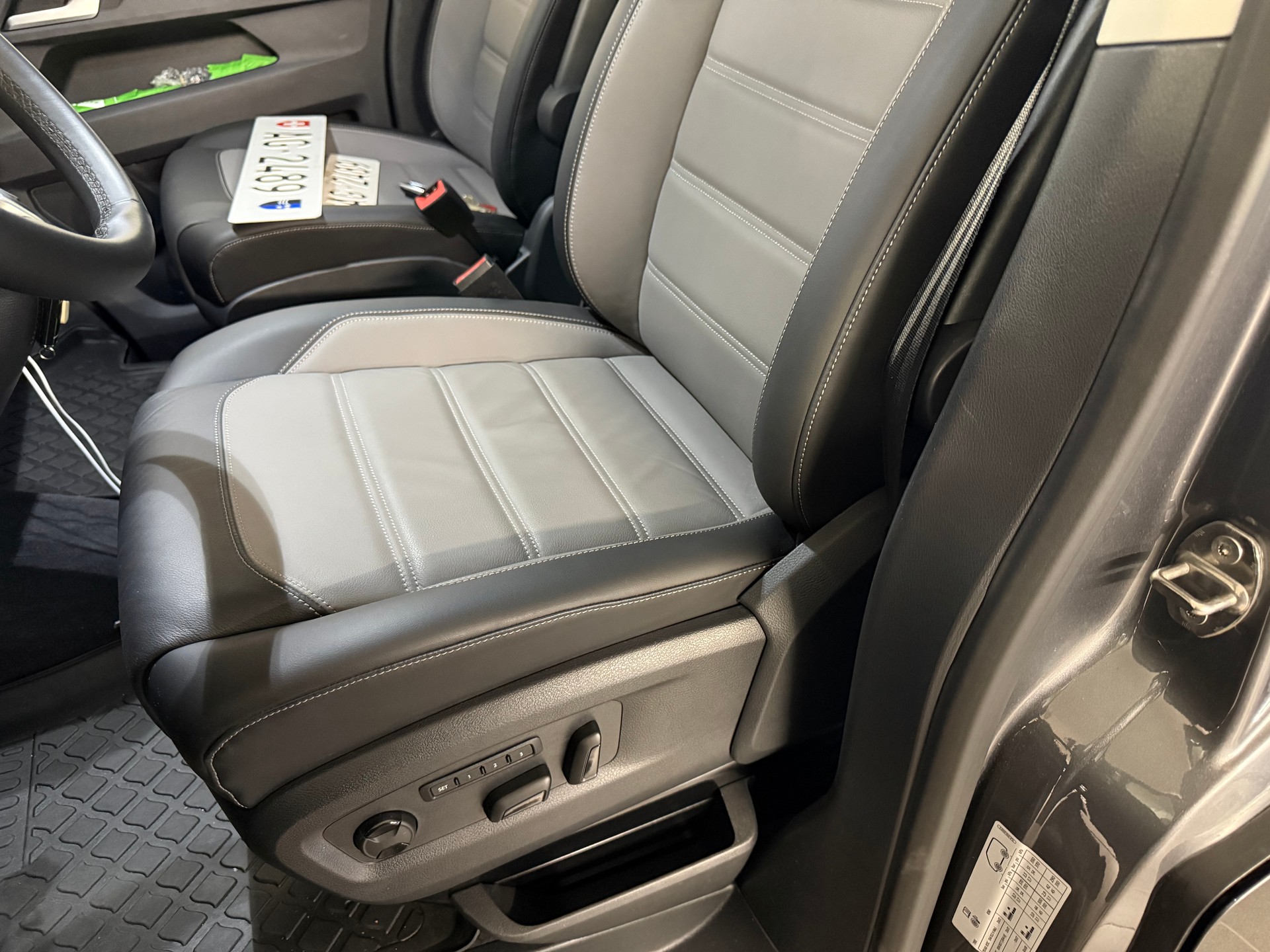 VW 2.0 TDI 204 Highline DSG 4m-image-1