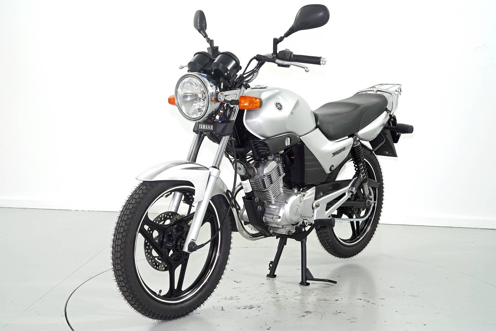 YAMAHA YBR 125-showroom-element-2