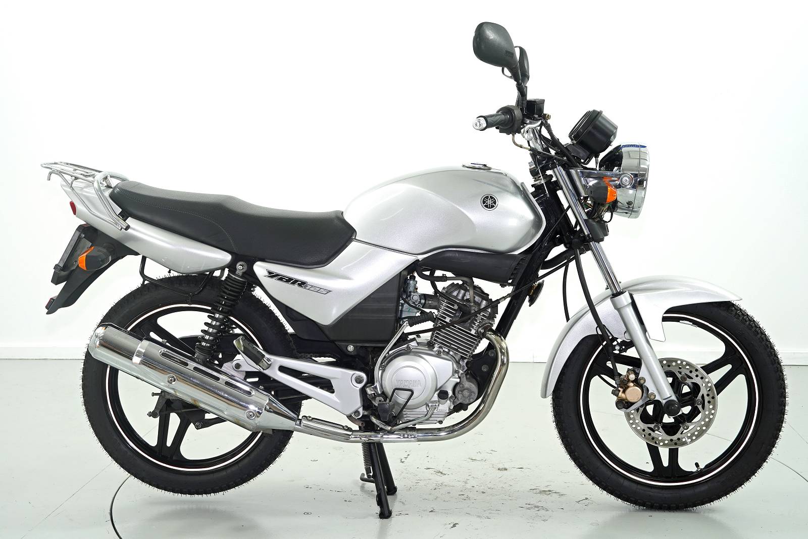YAMAHA YBR 125-showroom-element-3