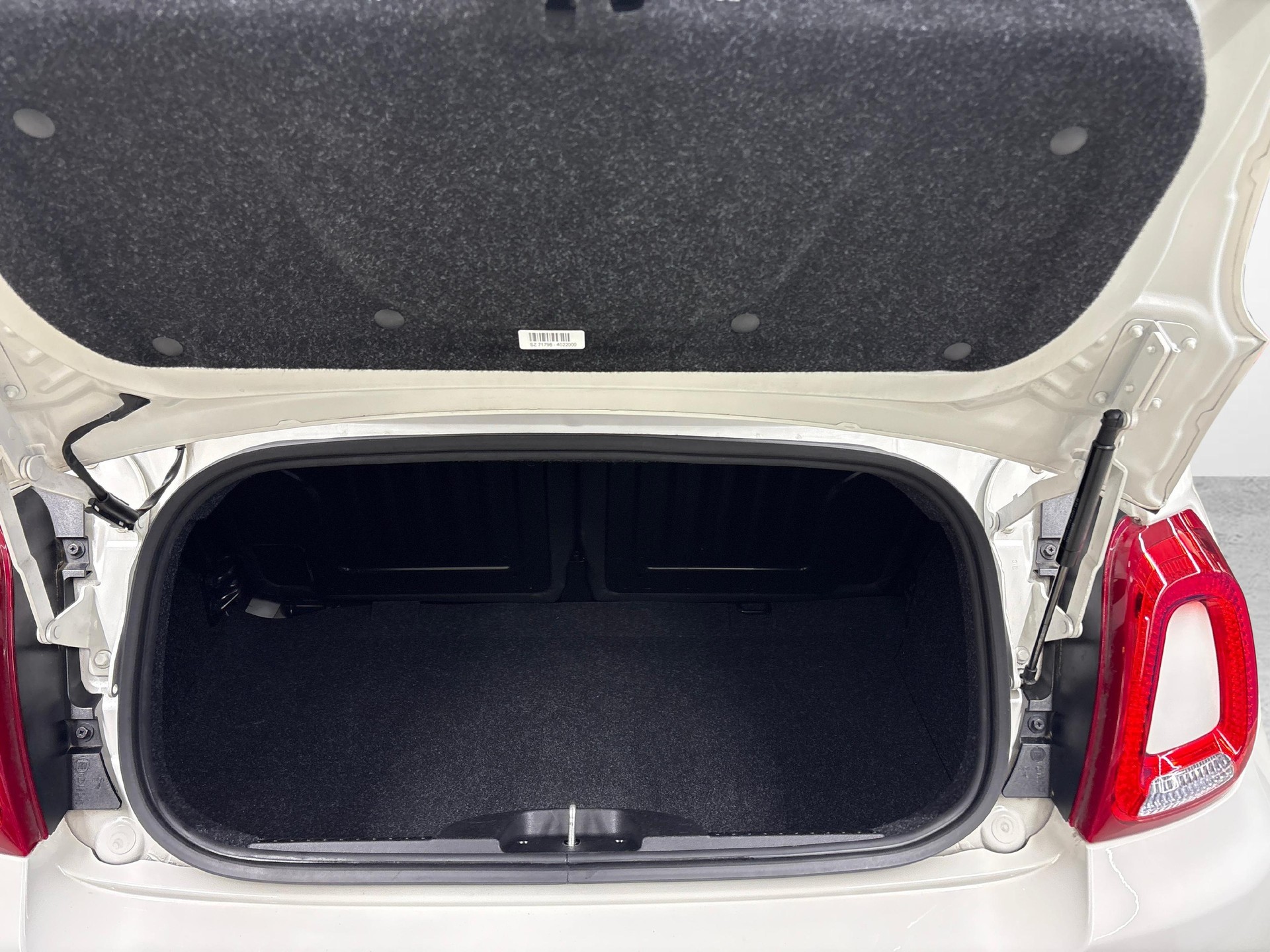 FIAT 500 C 1.0 Hybrid Hey Google-image-11