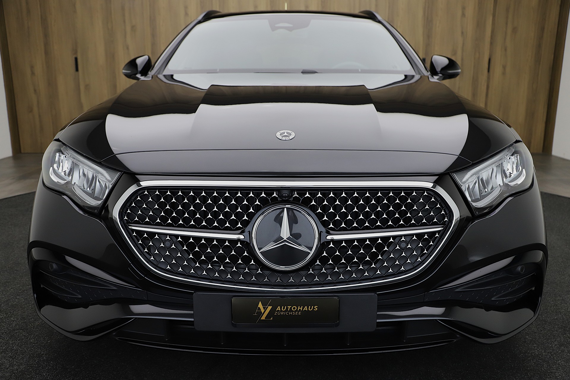 MERCEDES-BENZ E 220 d T 4Matic 9G-Tronic AMG Line Advance und Night Paket-image-1