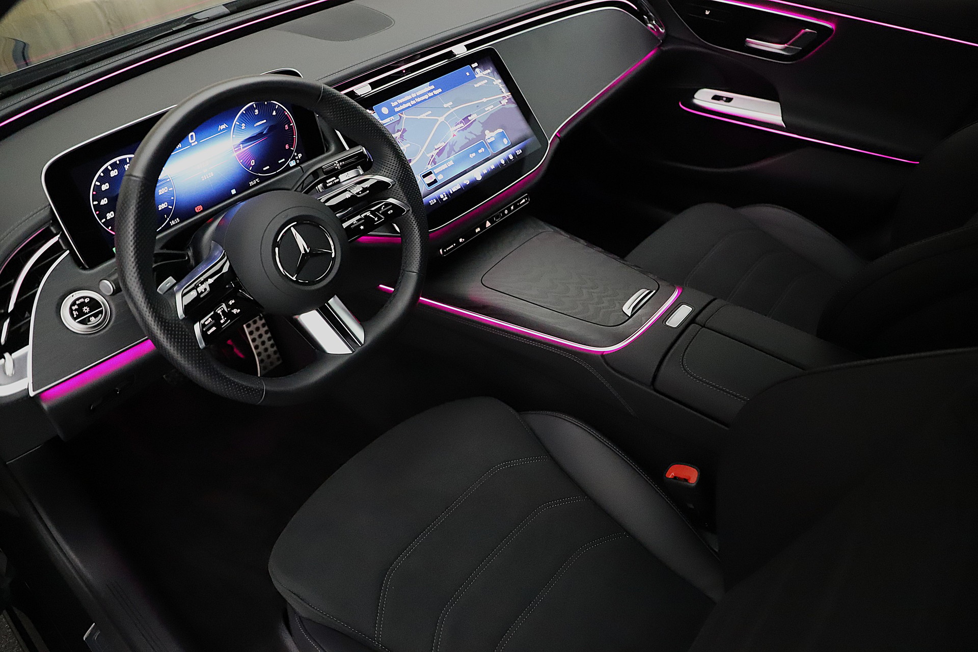 MERCEDES-BENZ E 220 d T 4Matic 9G-Tronic AMG Line Advance und Night Paket-image-4