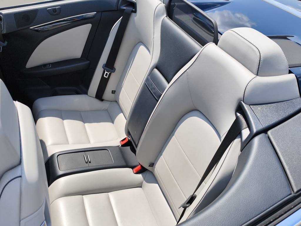 MERCEDES-BENZ E 300 Cabriolet AMG Sportpaket-image-5